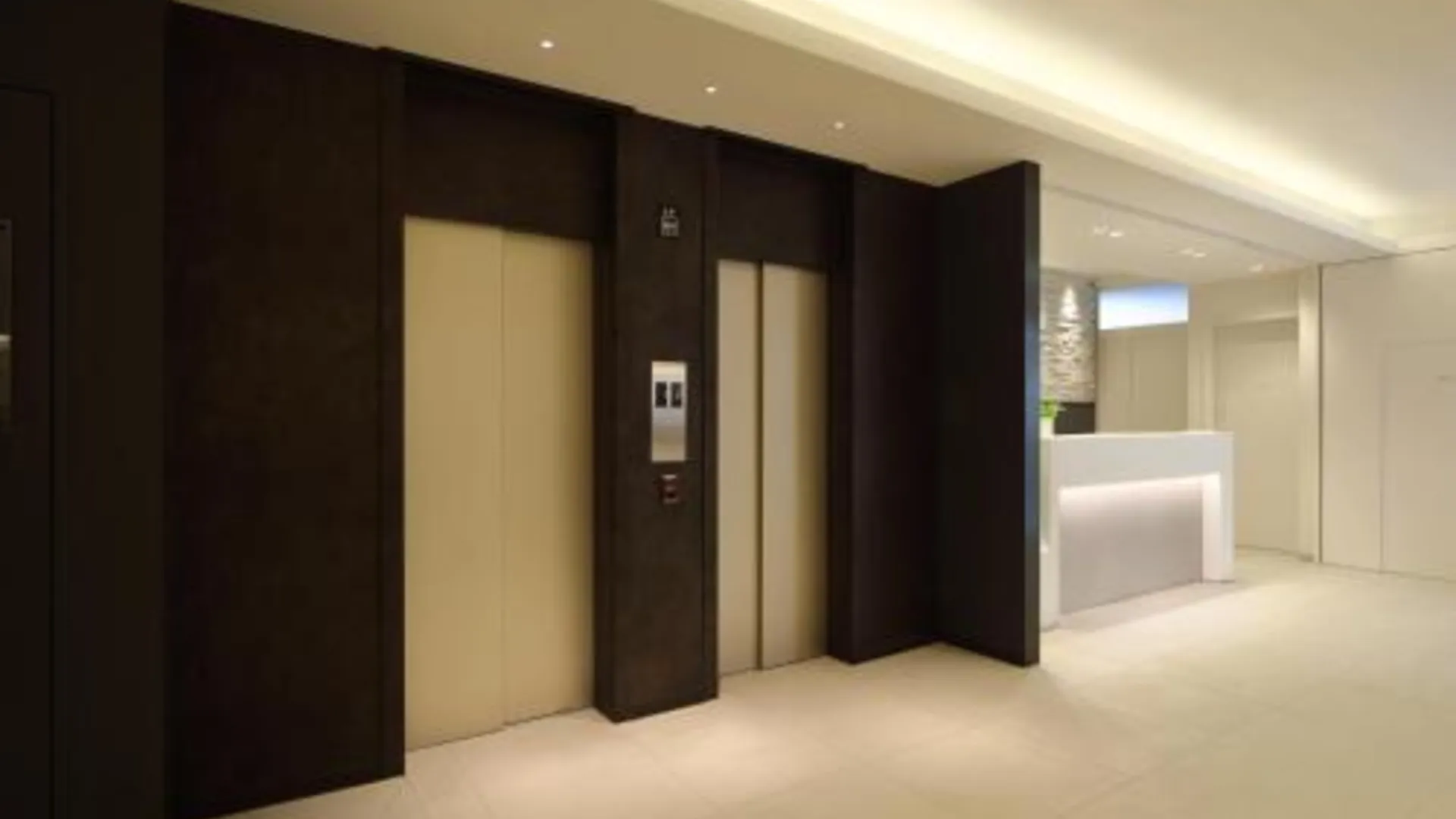 오사카 레드 루프 인 앤 스위트 오사카 난바 닛폰바시 3성급 호텔 외관