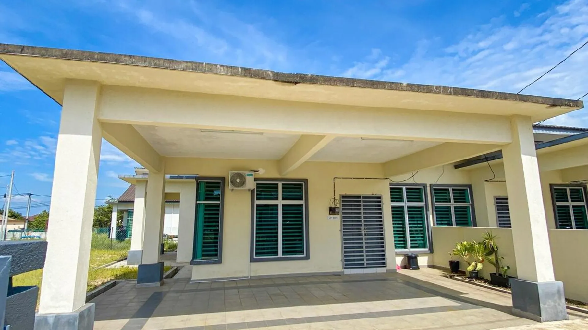 추카이 캄풍 부킷 쿠앙의 프라이빗 하우스 (m², 침실 3개, 프라이빗 욕실 1개) 3성급 게스트하우스 전망