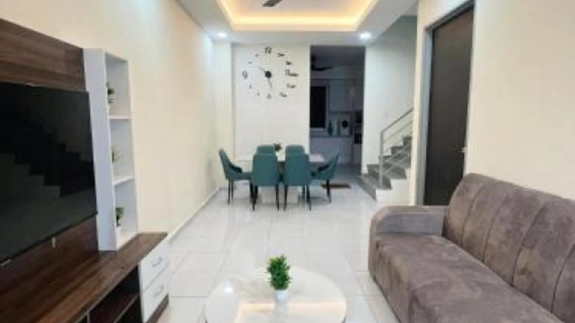 숭가이 페타니 숭아이 페타니 센트럴 의 프라이빗 하우스 (750m², 침실 3개, 프라이빗 욕실 2개) 3성급 게스트하우스 스위트룸