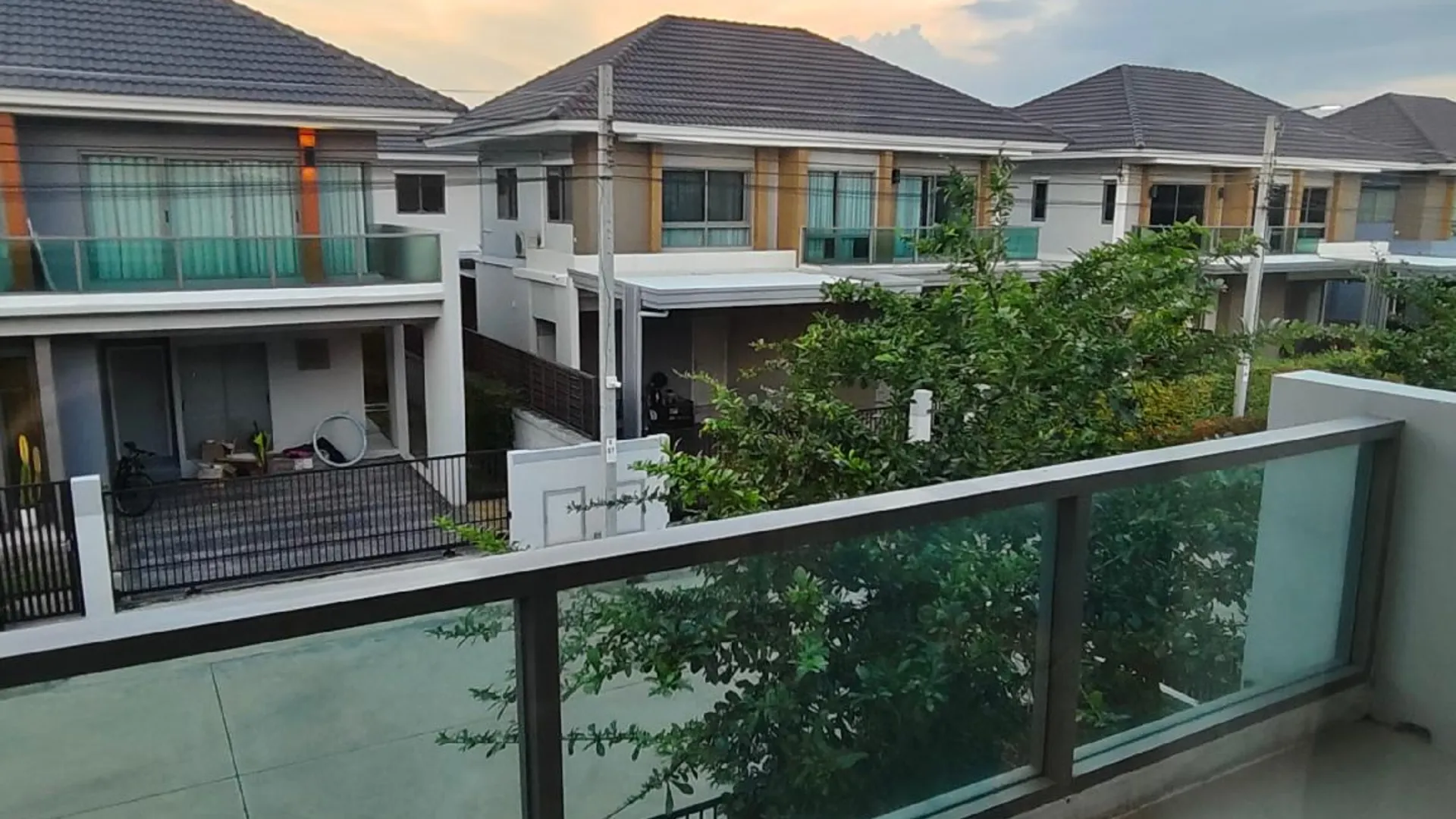 방콕 람캄행의 프라이빗 하우스 (86m², 침실 4개, 프라이빗 욕실 4개) 4성급 싱글룸 객실