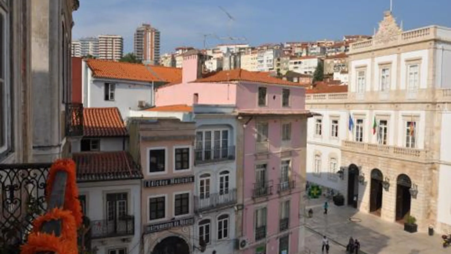 코임브라 Pensao Santa Cruz 2성급 호텔 외관