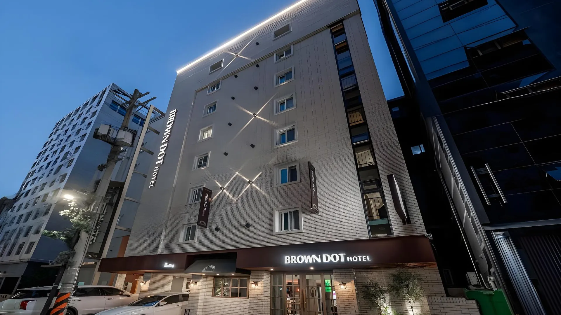 서울 신촌 브라운도트 신촌점 호텔 외관