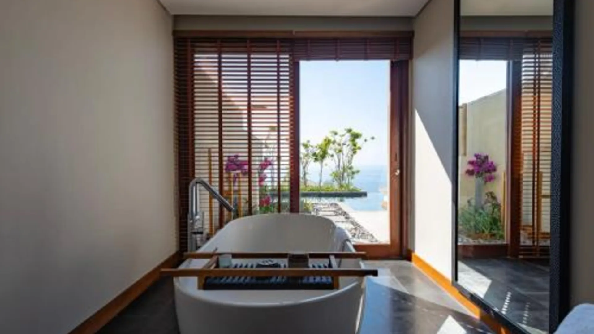 발리 식스 센스 울루와투 5성급 호텔 레스토랑