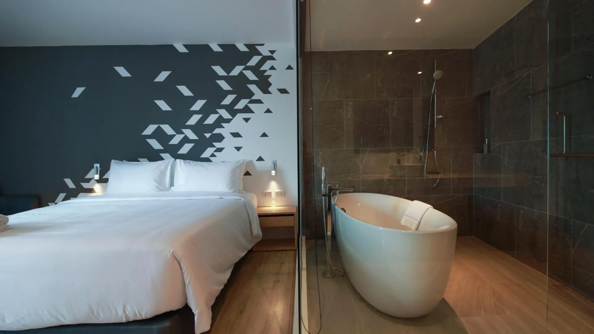 방콕 쿠 호텔 3성급 호텔 스위트룸