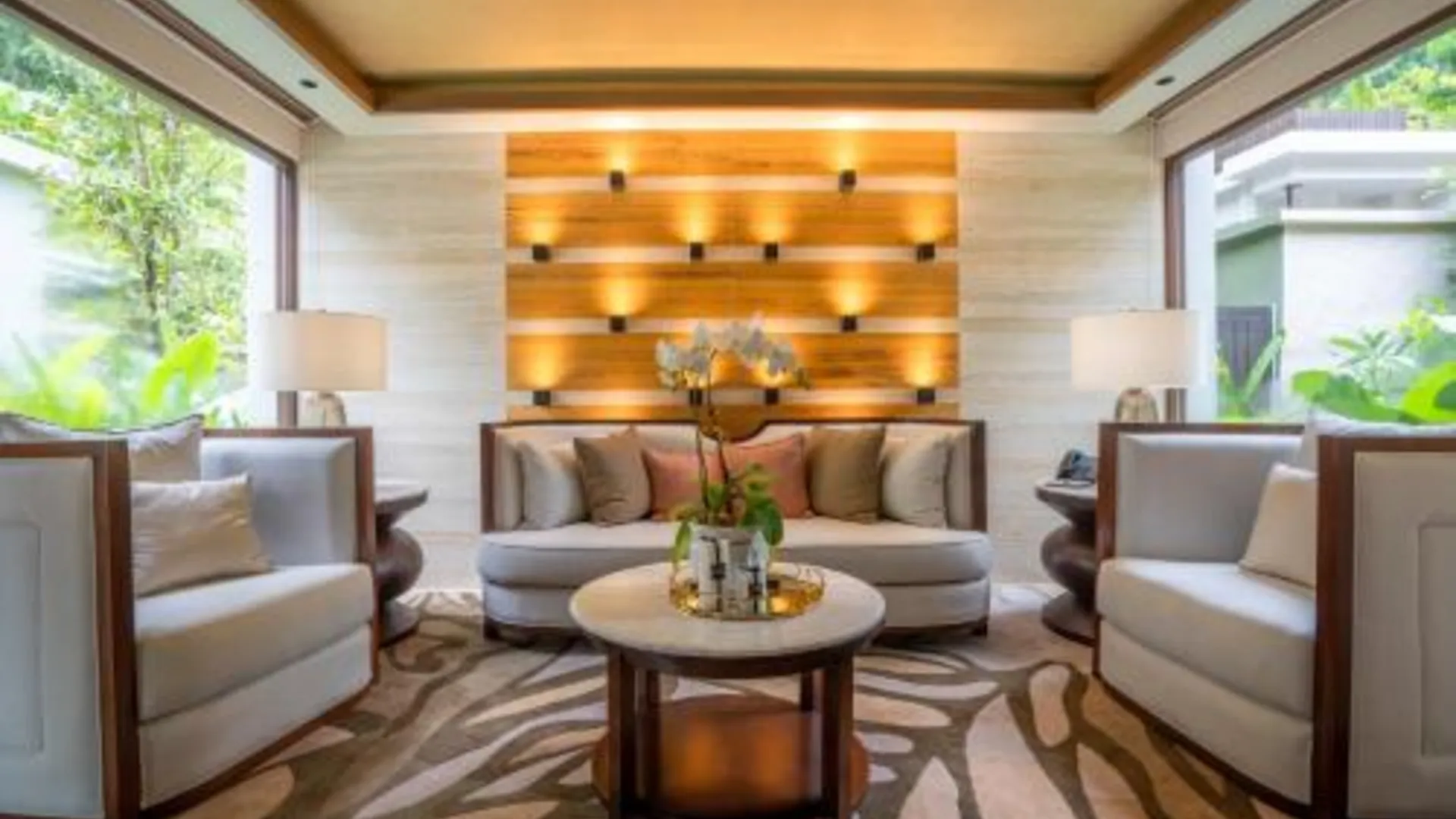 이포 더 반자란 핫스프링스 리트리트 5성급 호텔 로비