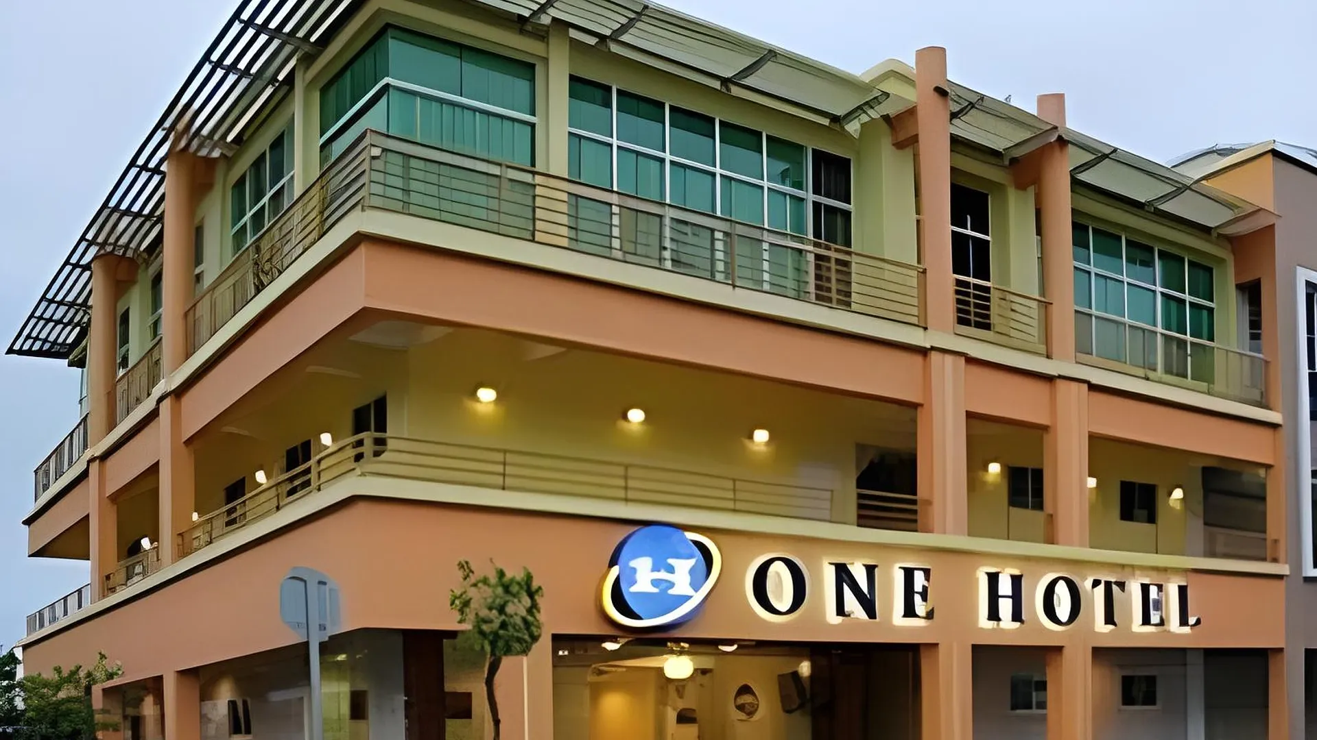 코타키나발루 원 호텔 린타스 자야 2성급 호텔 전망