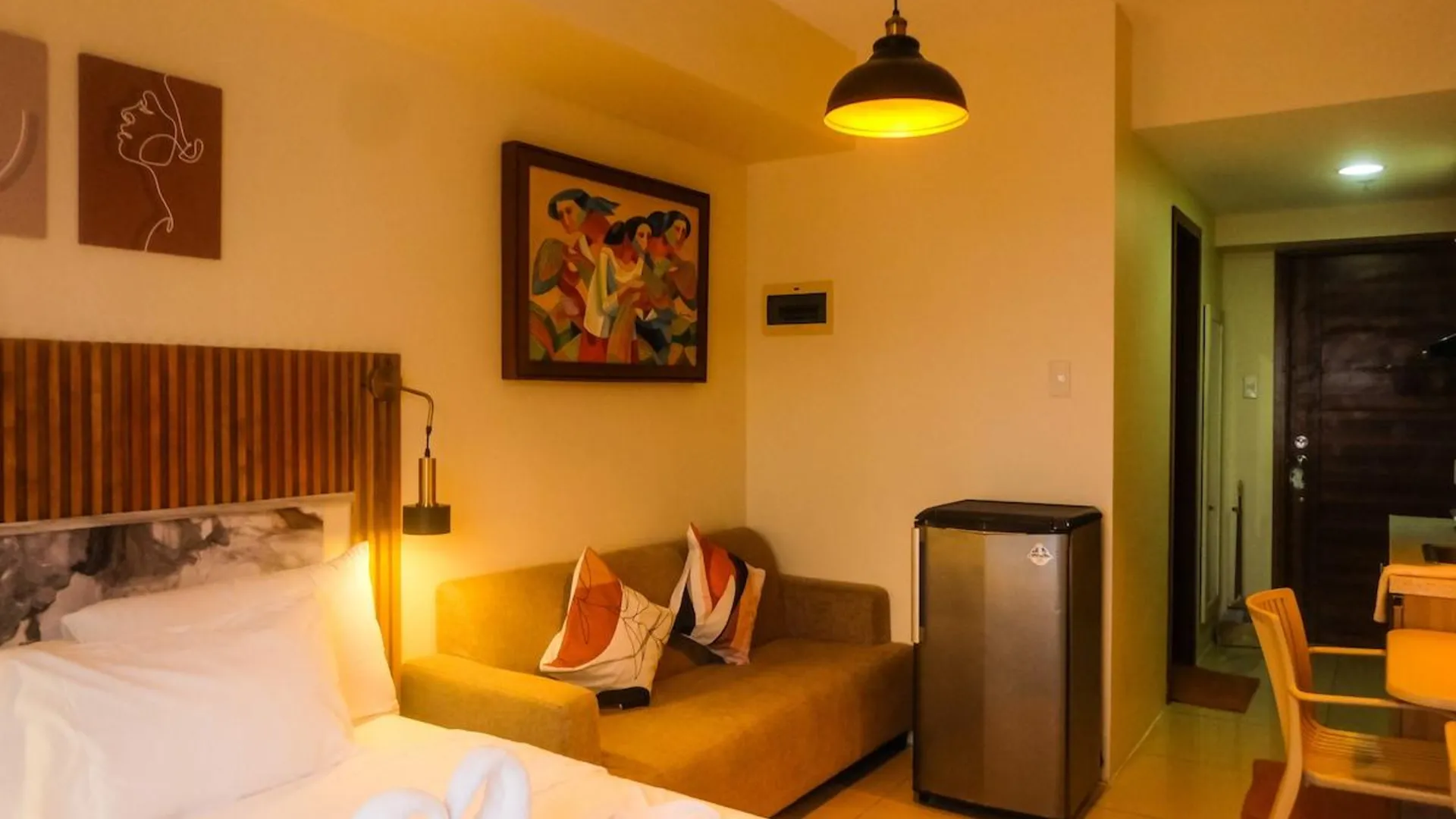 세부 푸엔테 오스메나의 프라이빗 하우스 (22m², 침실 1개, 프라이빗 욕실 1개) 4성급 게스트하우스 레스토랑