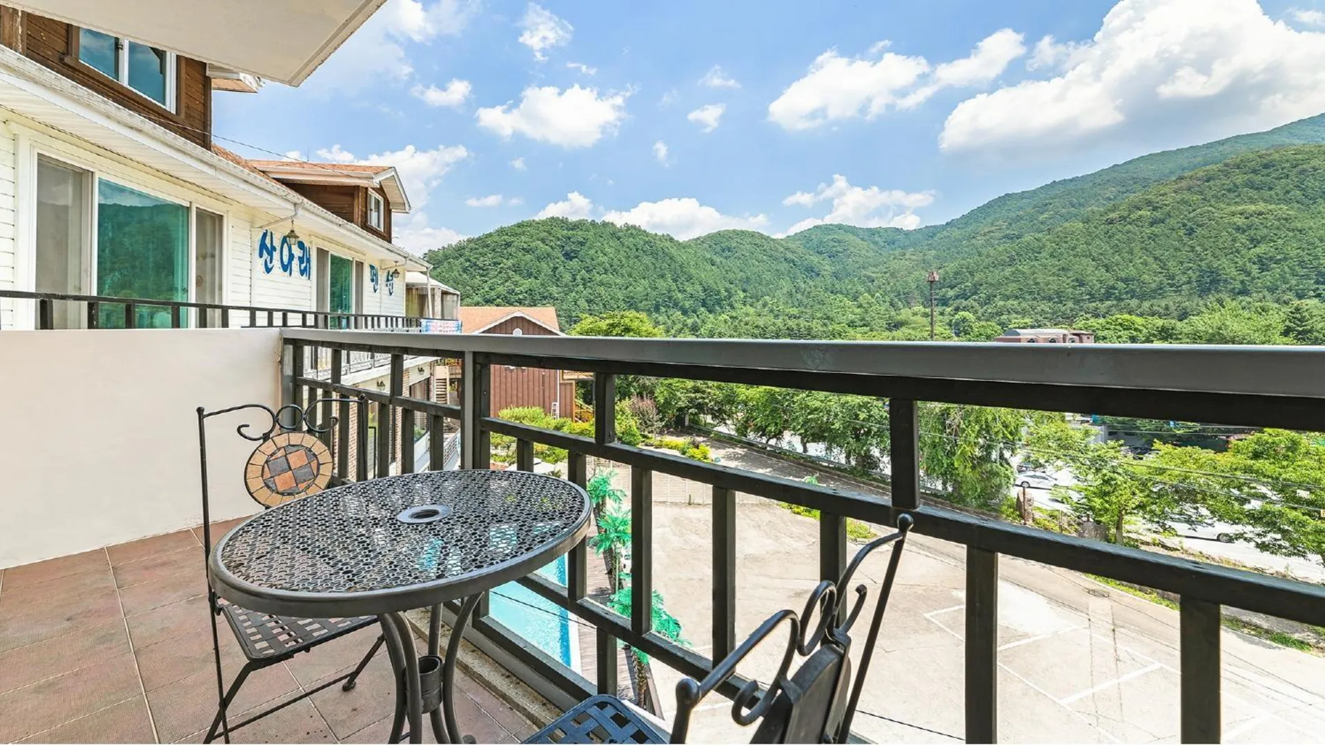 가평 가평 산아래 펜션 3성급 게스트하우스 외관