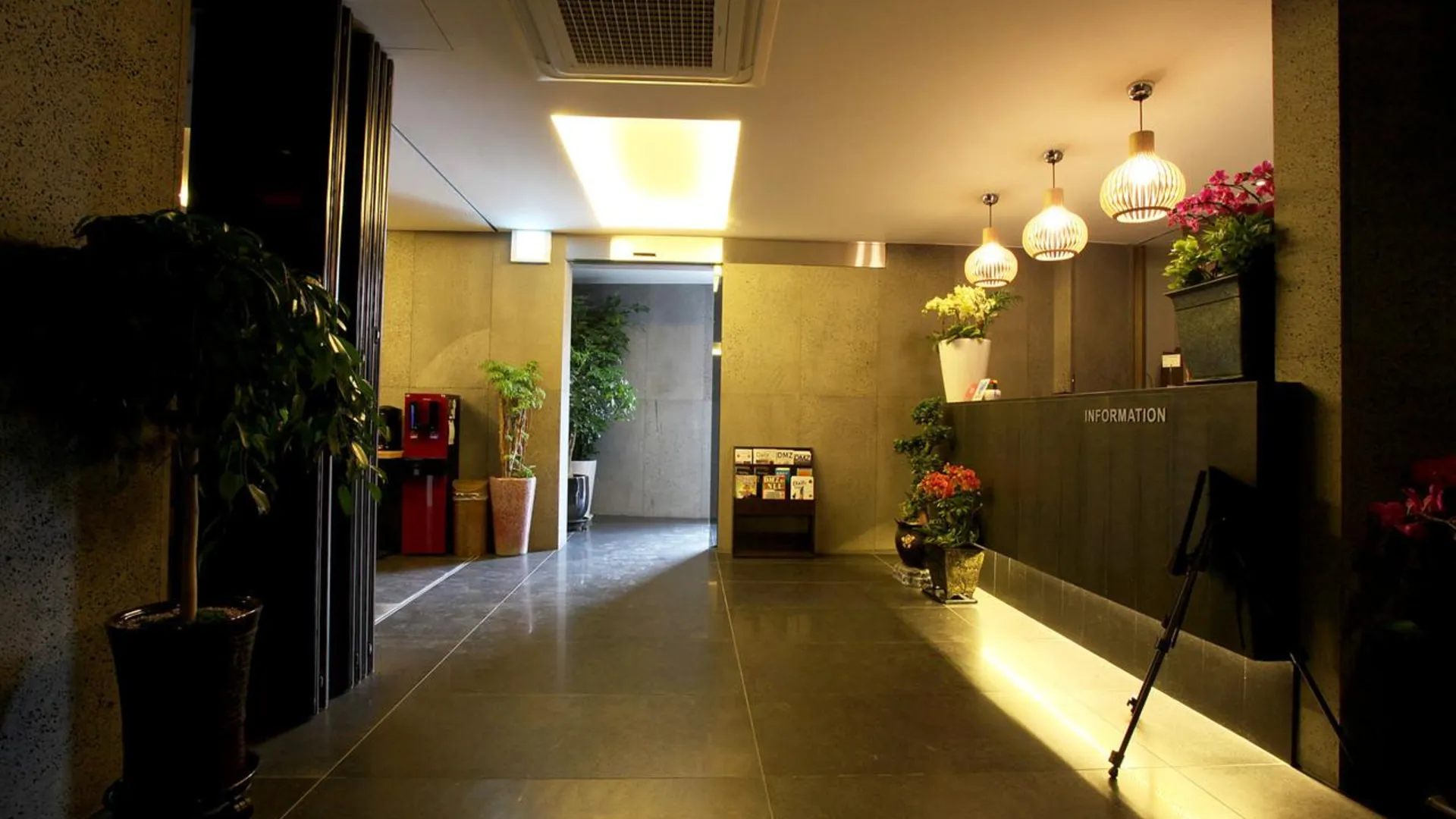 서울 레몬트리호텔 종로 호텔 외관