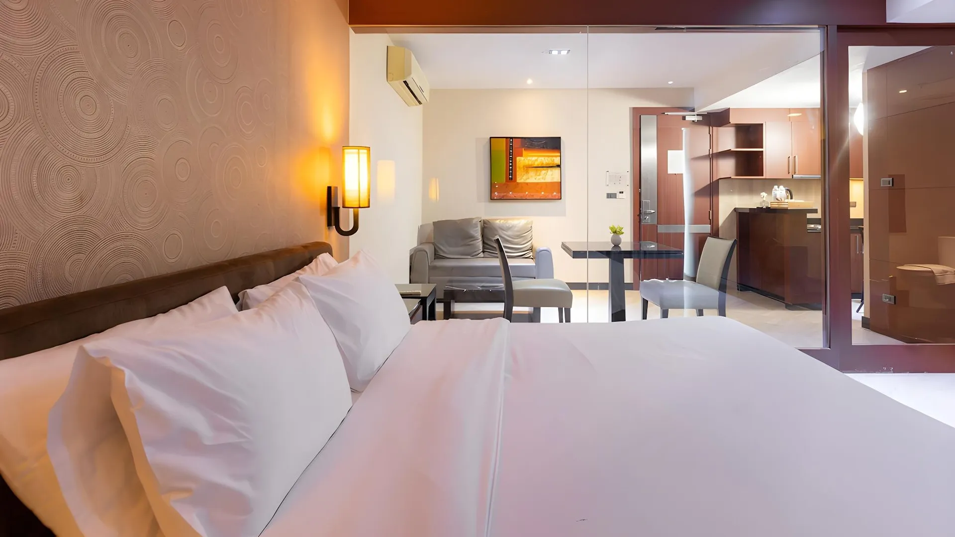 방콕 수코타이 호텔 앤 레지던스 3성급 호텔 스위트룸