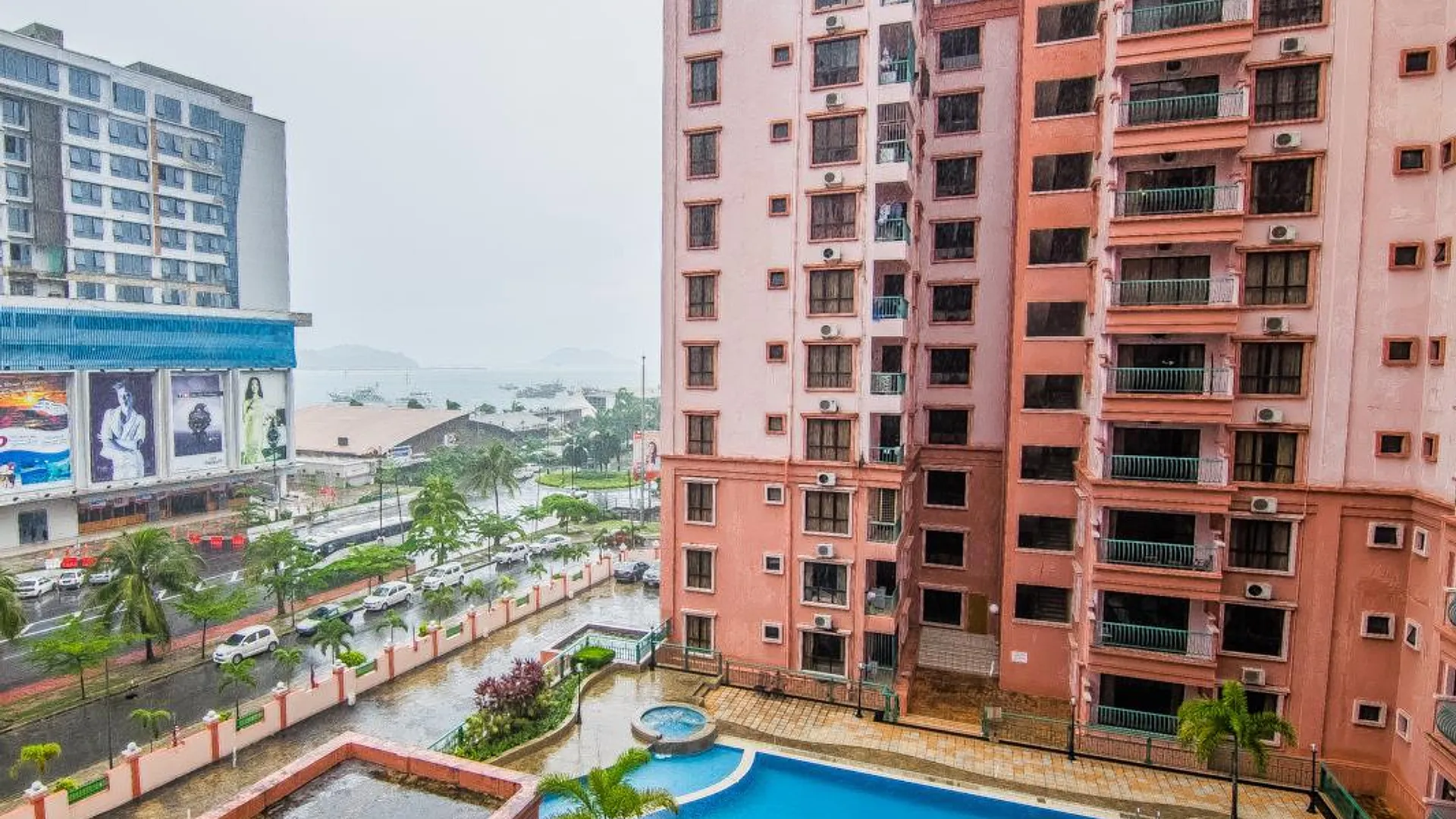 코타키나발루 마리나 트래블러스 스위트 @ 마리나 코트 리조트 콘도 5성급 게스트하우스 수영장