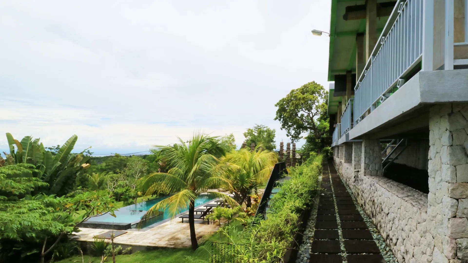 발리 아조나 그린 1성급 호텔 외관