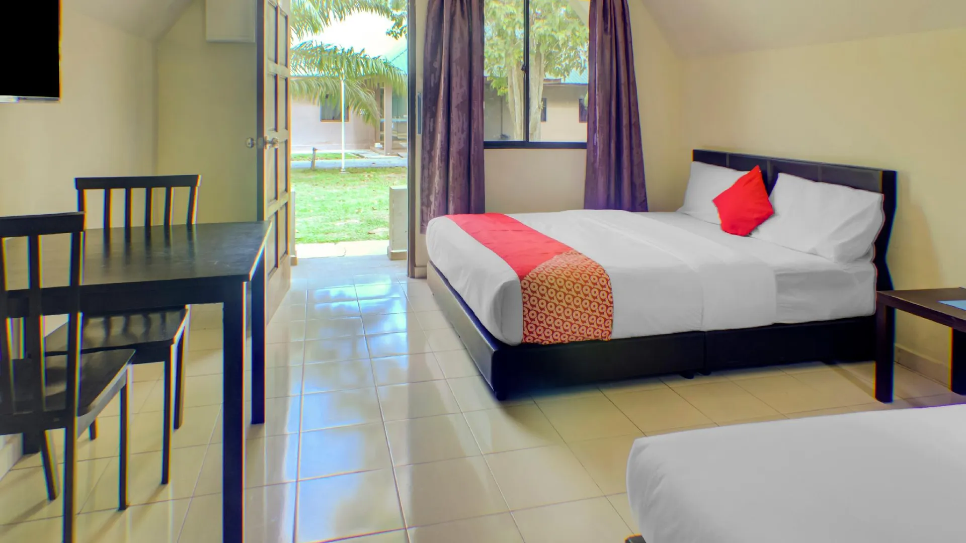 코타 팅기 Hotel O Sedili Inn Resort 3성급 호텔 스위트룸