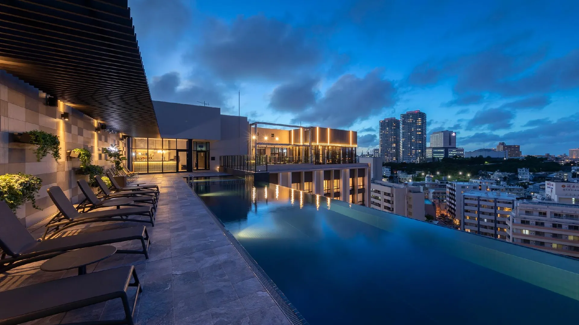 오키나와 본섬 Hewitt Resort Naha 5성급 호텔 스위트룸