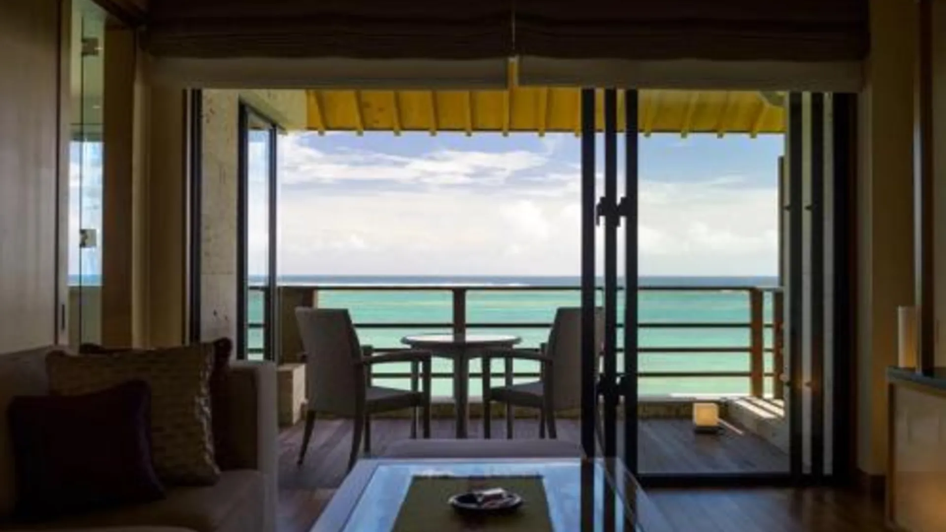 오키나와 본섬 히야쿠나 가란 5성급 호텔 수영장