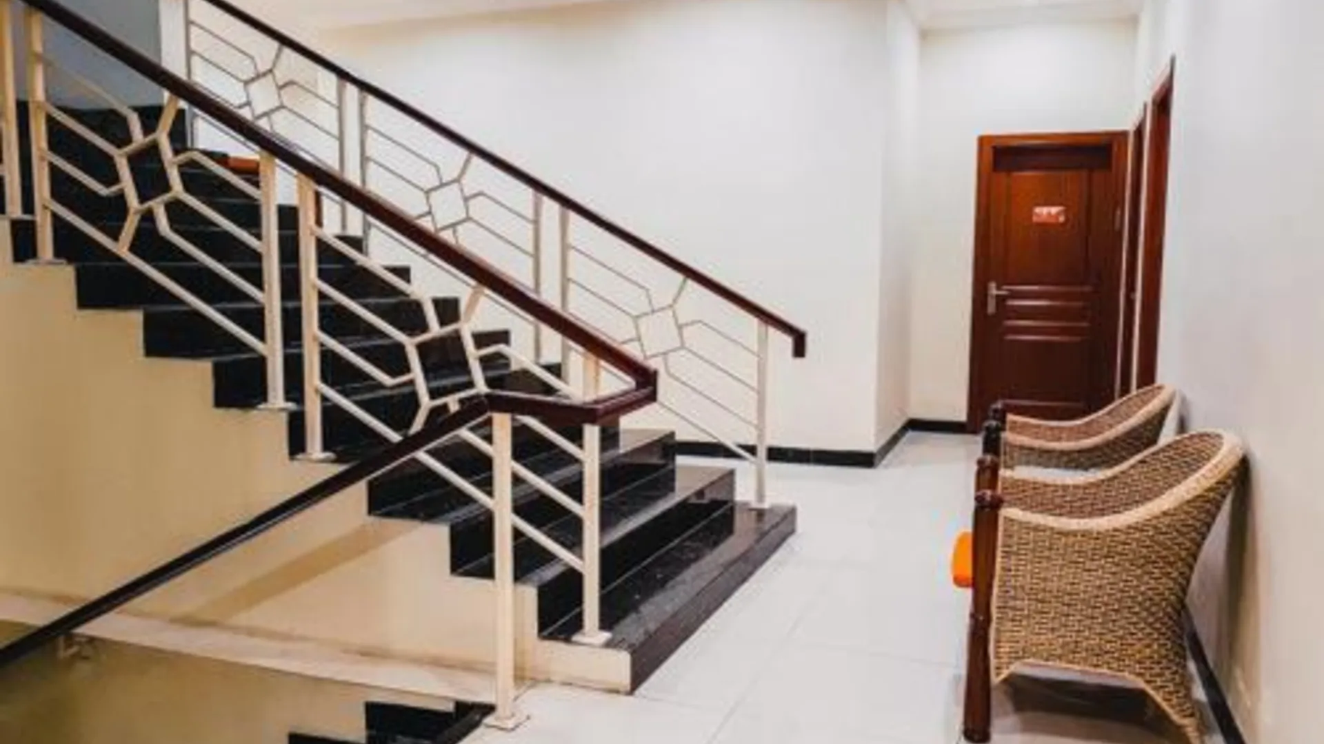 마카사르 RedDoorz Plus @ Grand City Inn Makassar 3성급 호텔 전망