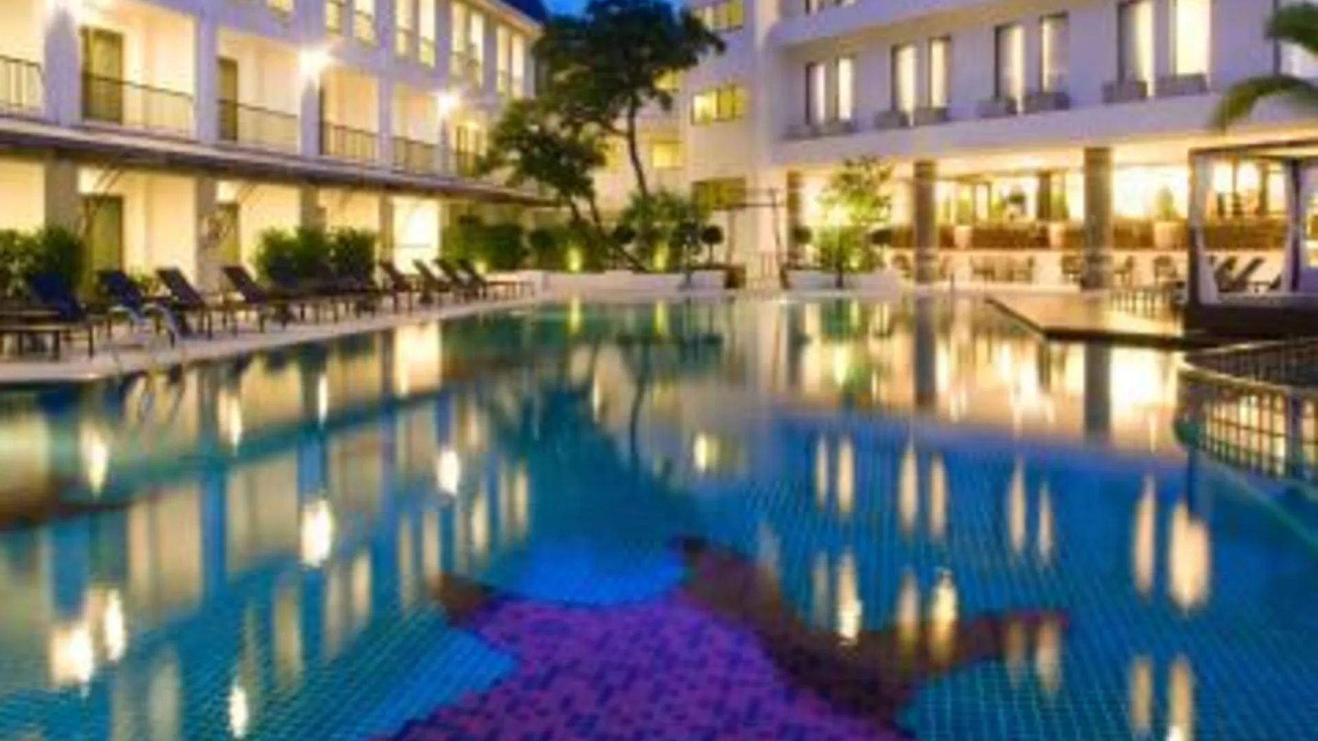 푸켓 사와디 파통 리조트 앤 스파 바이 톨라니 4성급 호텔 스위트룸