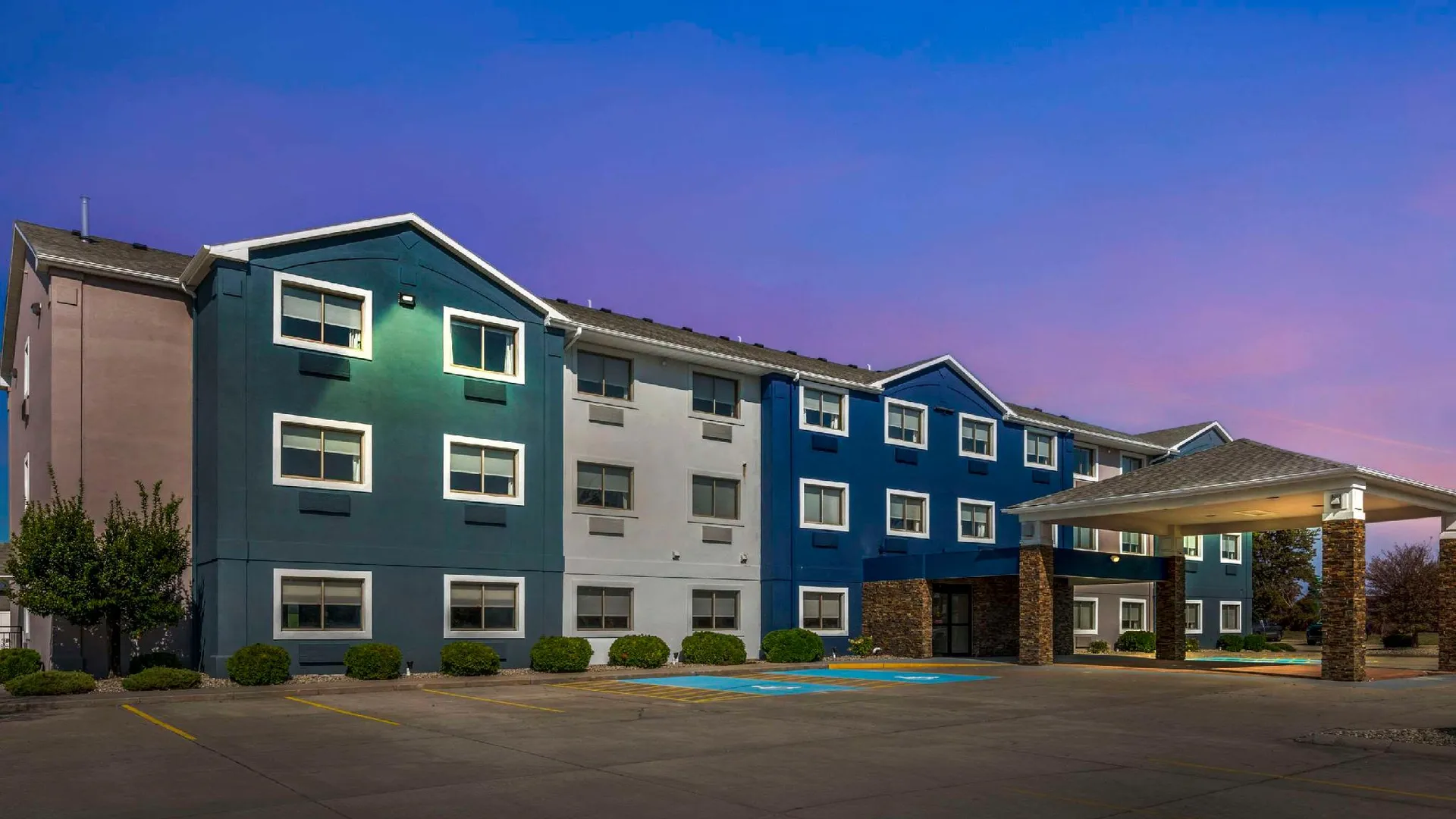 켄달빌 (IN) Comfort Inn Kendallville East 2성급 호텔 객실