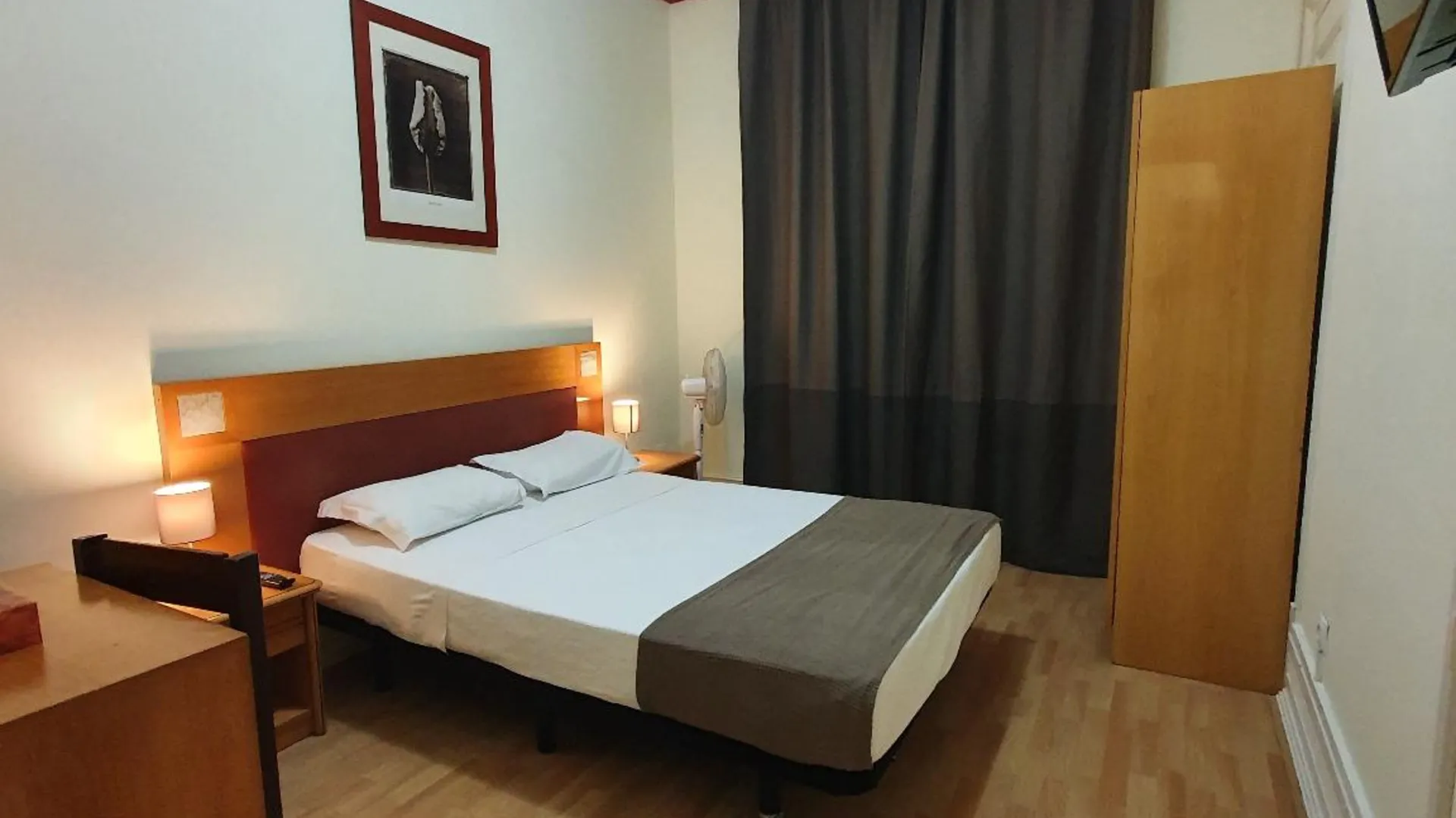 리스본 미디스 - 로컬 어커머데이션 3성급 호텔 객실