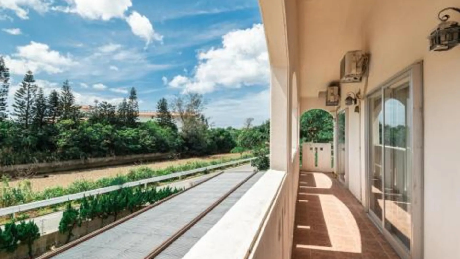 오키나와 본섬 ペンション アネラニハウス沖縄 4성급 게스트하우스 레스토랑