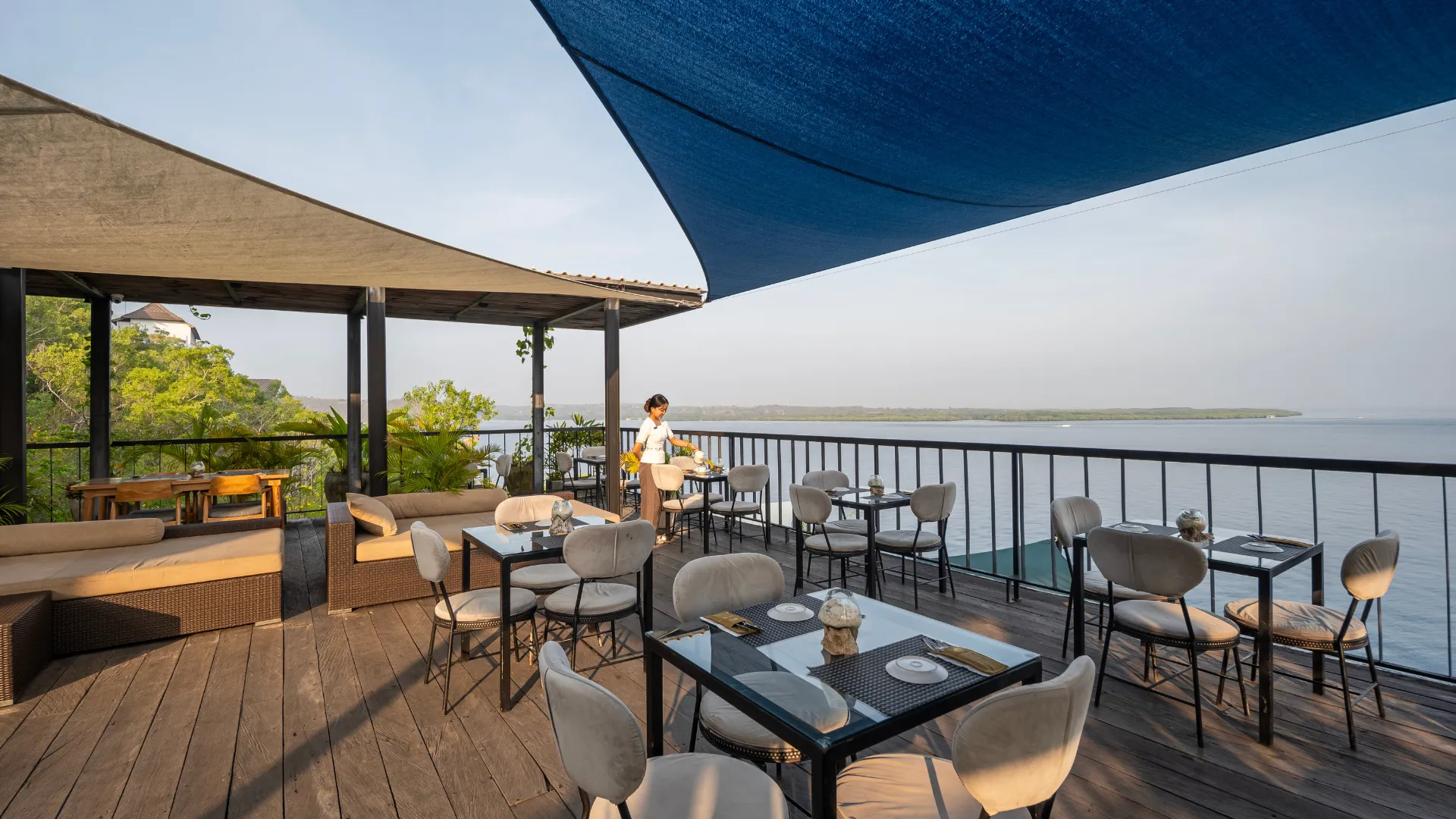 발리 아디와나 와르나칼리 리조트 - 누사 페니다 4성급 호텔 외관