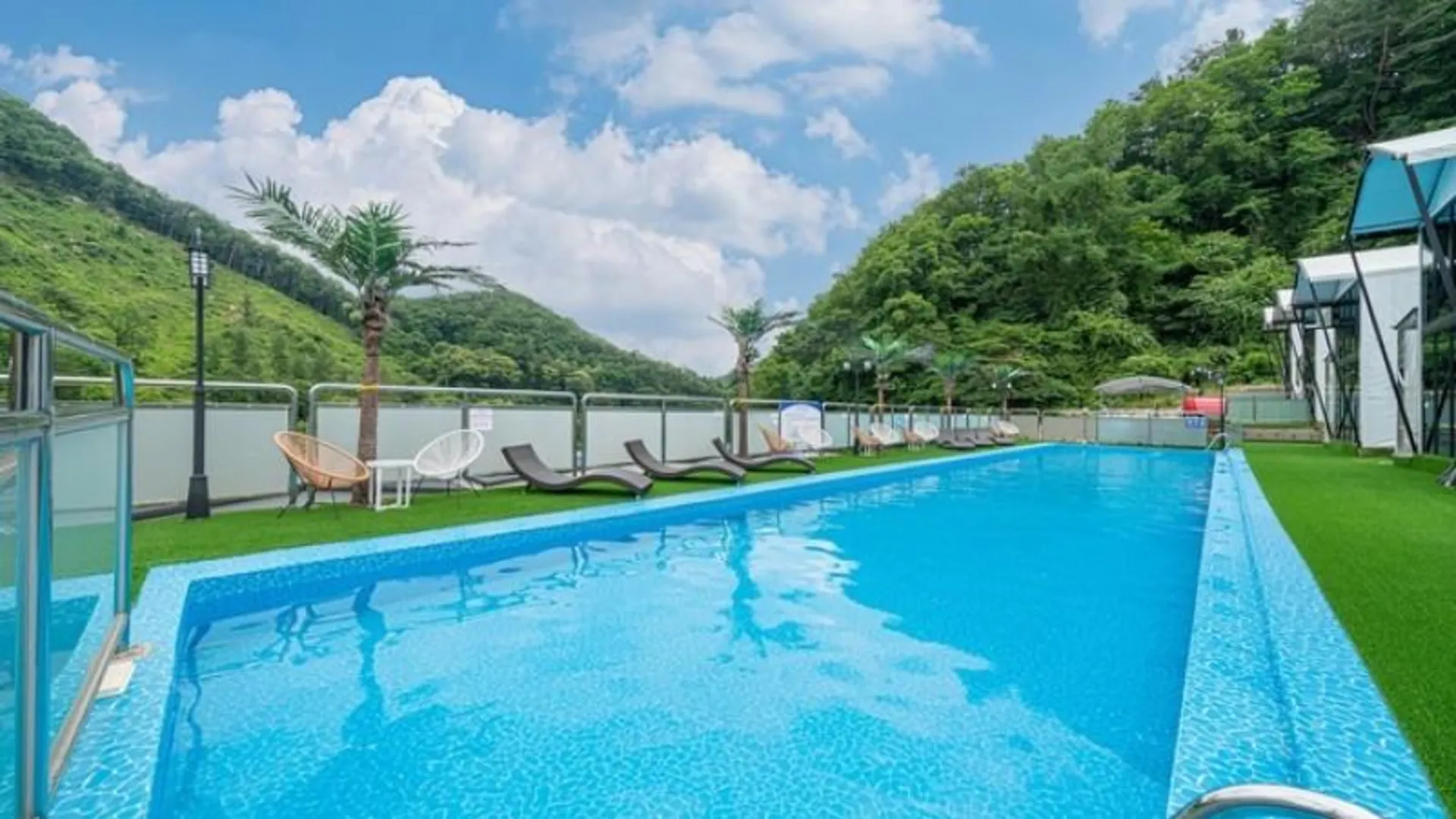 가평 가평 더상상글램핑&풀빌라 2성급 게스트하우스 수영장