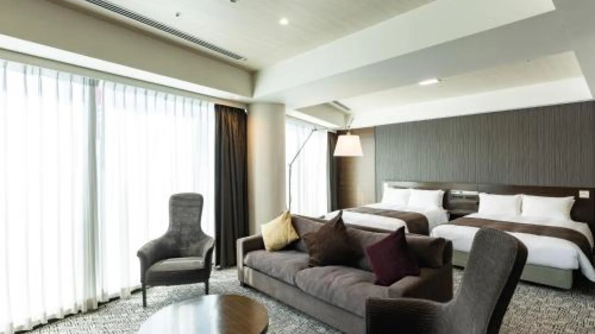 후쿠오카 텐자 호텔 앳 하카타 스테이션 4성급 호텔 스위트룸