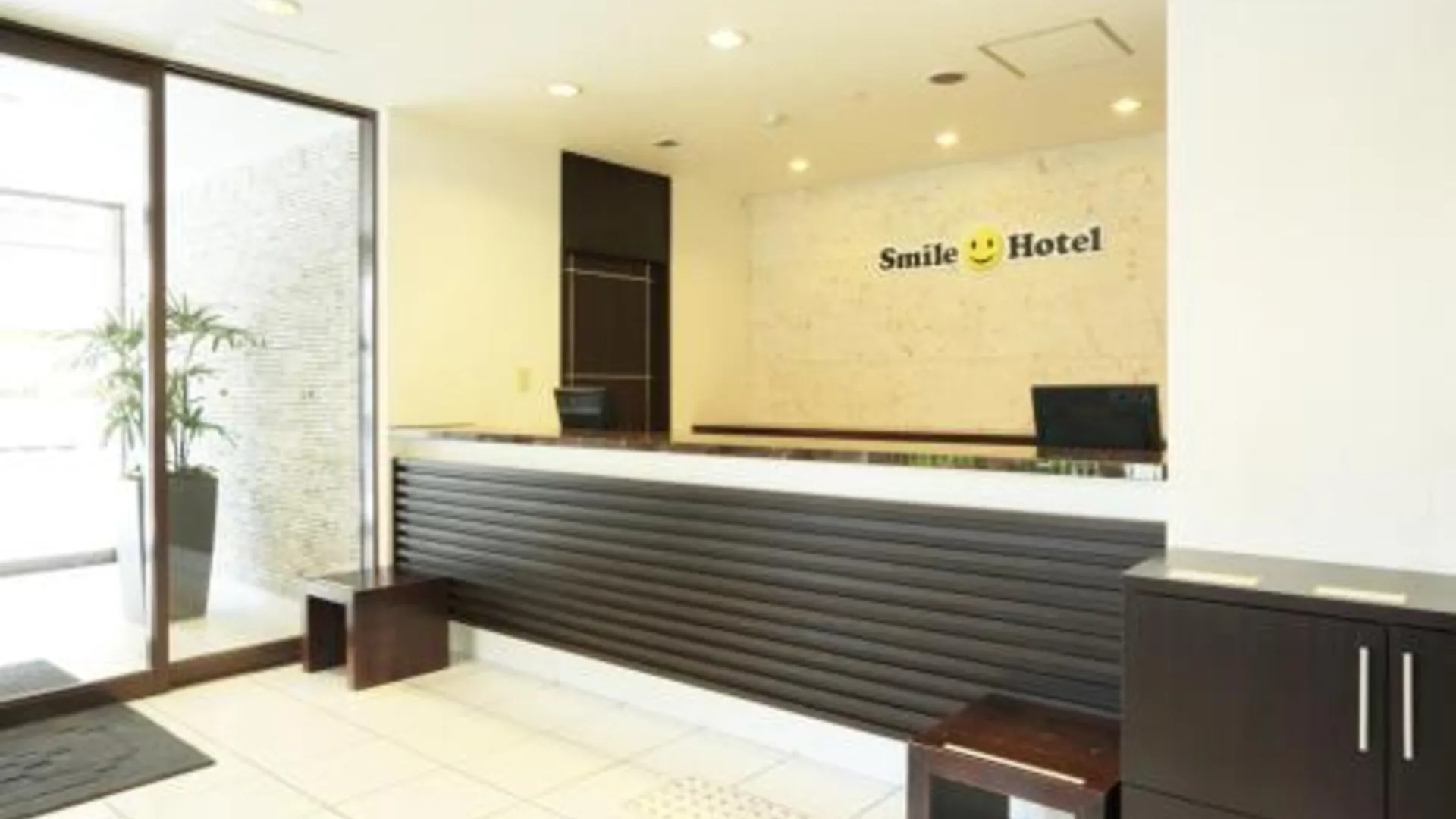 오키나와 본섬 스마일 호텔 오키나와 나하 3성급 호텔 로비