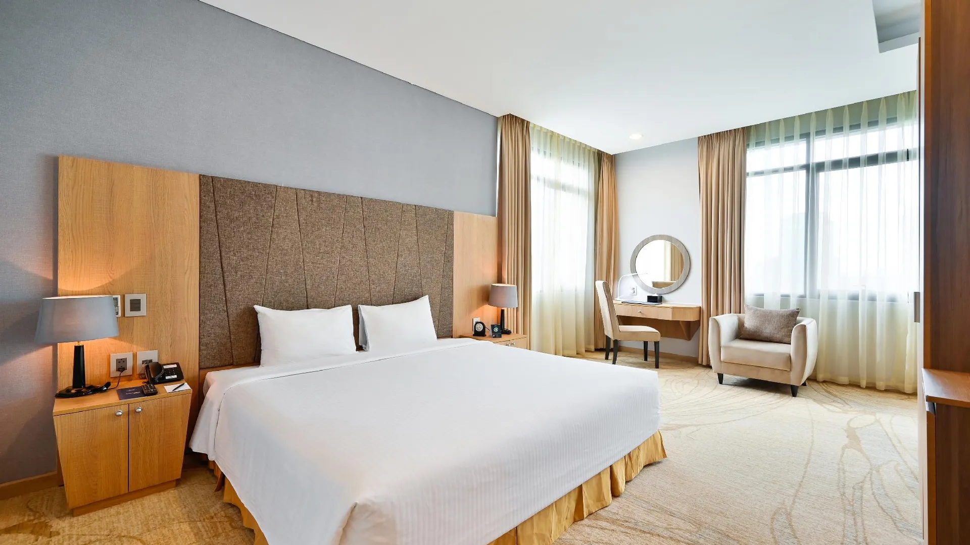 호치민 무옹 탄 사이공 센터 호텔 4성급 호텔 스위트룸