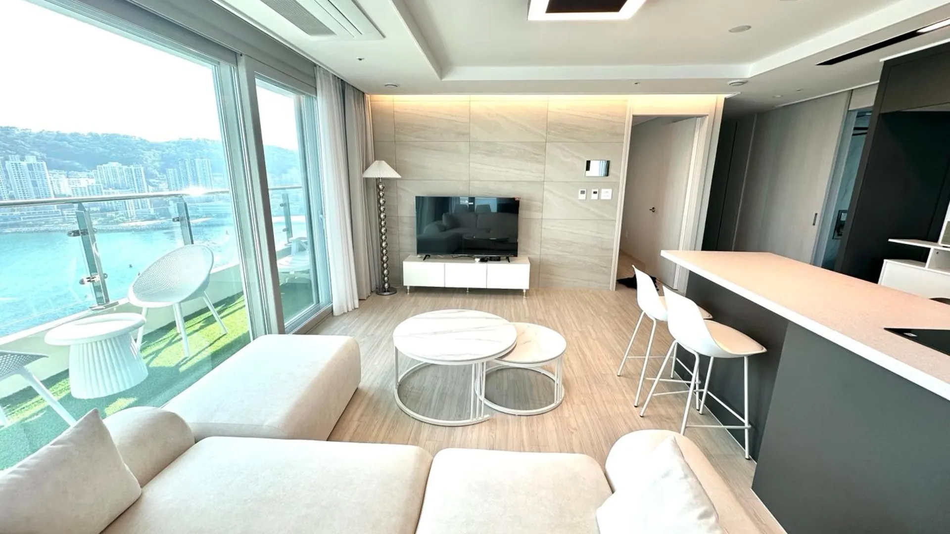 부산 더 디셈버스테이 부산 송도 오션 테라스 4성급 호텔 스위트룸