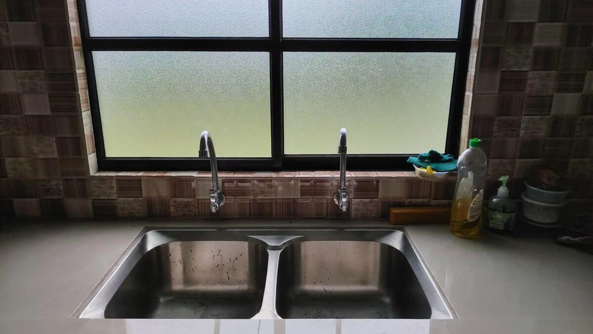 쿠알라테렝가누 쿠알라 이바이의 프라이빗 하우스 (m², 침실 3개, 프라이빗 욕실 2개) 1성급 싱글룸 전망