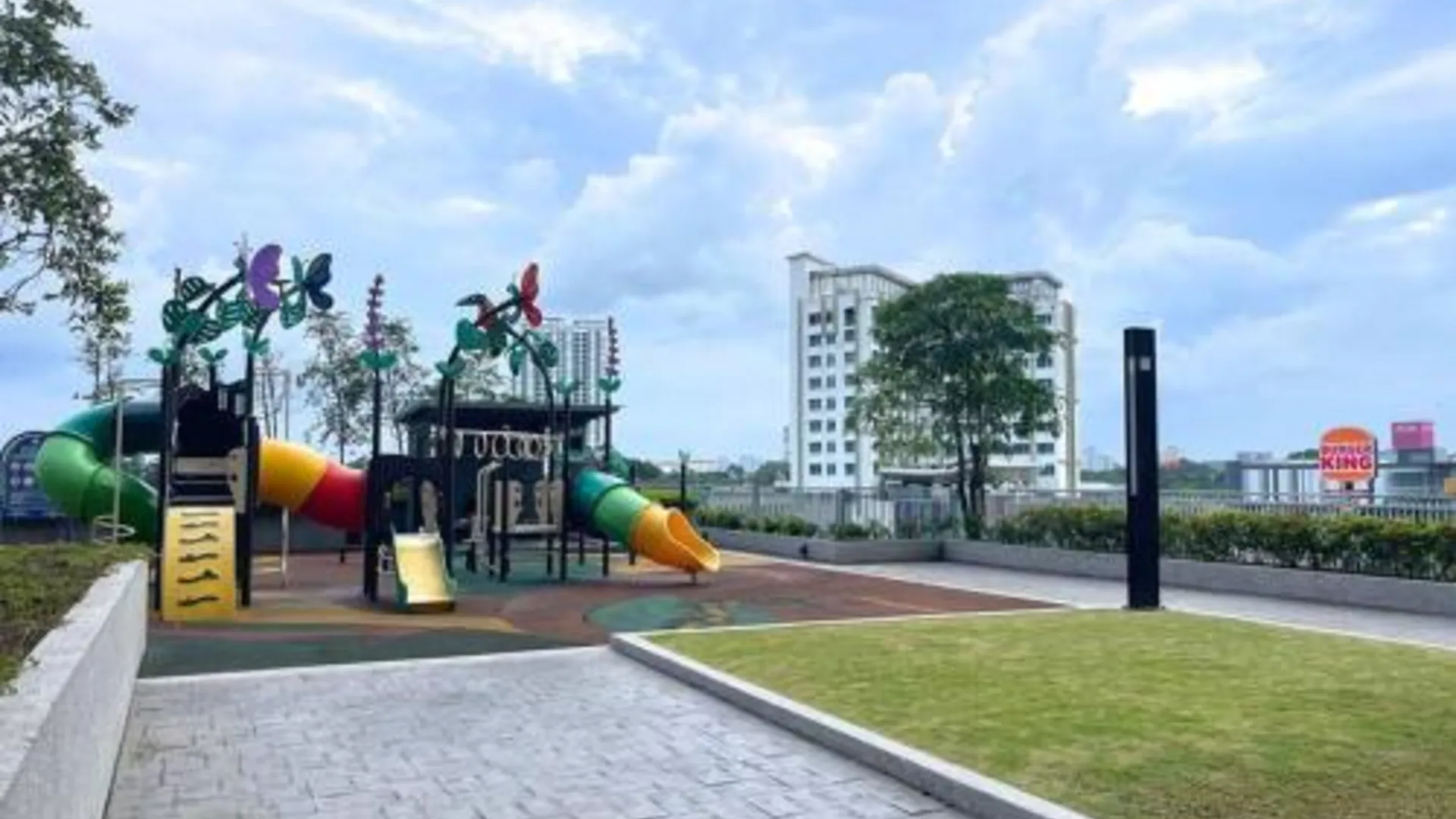 조호바루 / 조호르바루 스쿠다이의 프라이빗 하우스 (100m², 침실 3개, 프라이빗 욕실 2개) 3성급 게스트하우스 전망