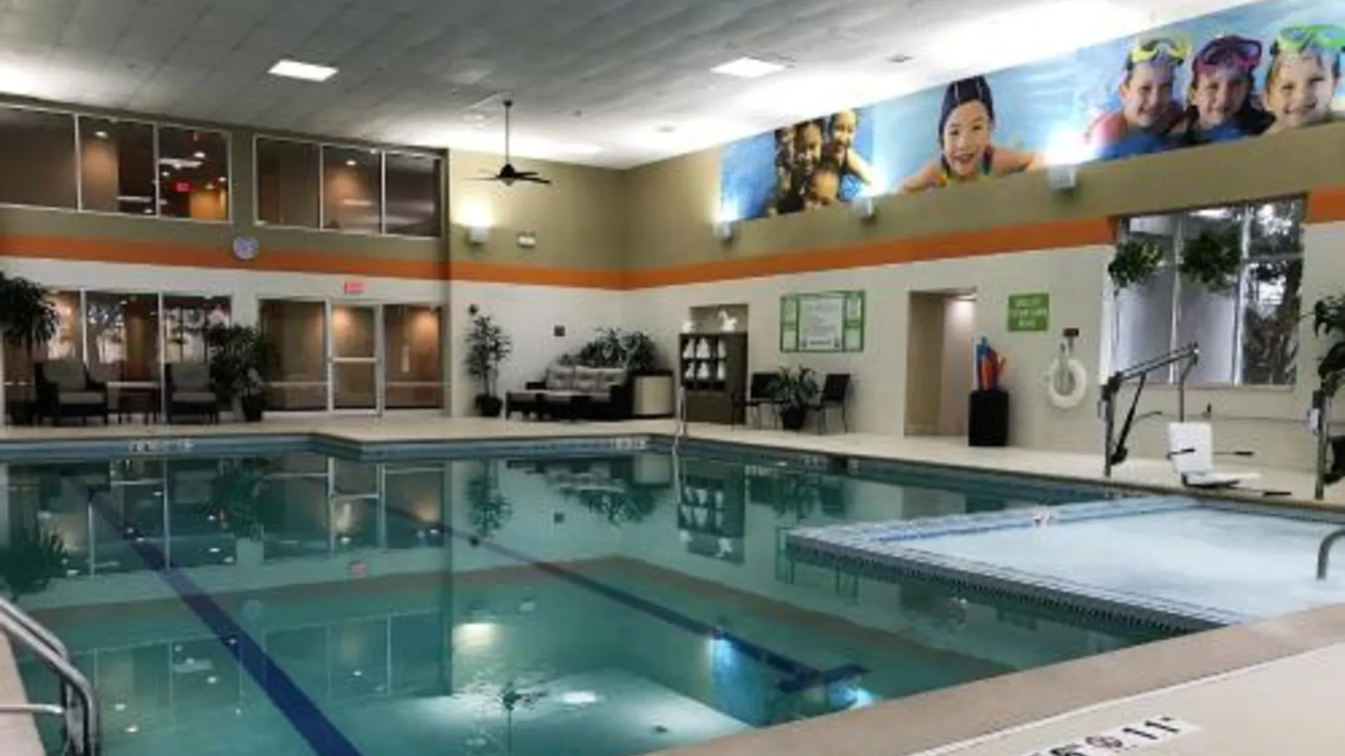 캐롤 스트림 (IL) 홀리데이 인 앤 스위트 시카고-캐롤스트림 (위튼) 바이 IHG 3성급 호텔 부대시설