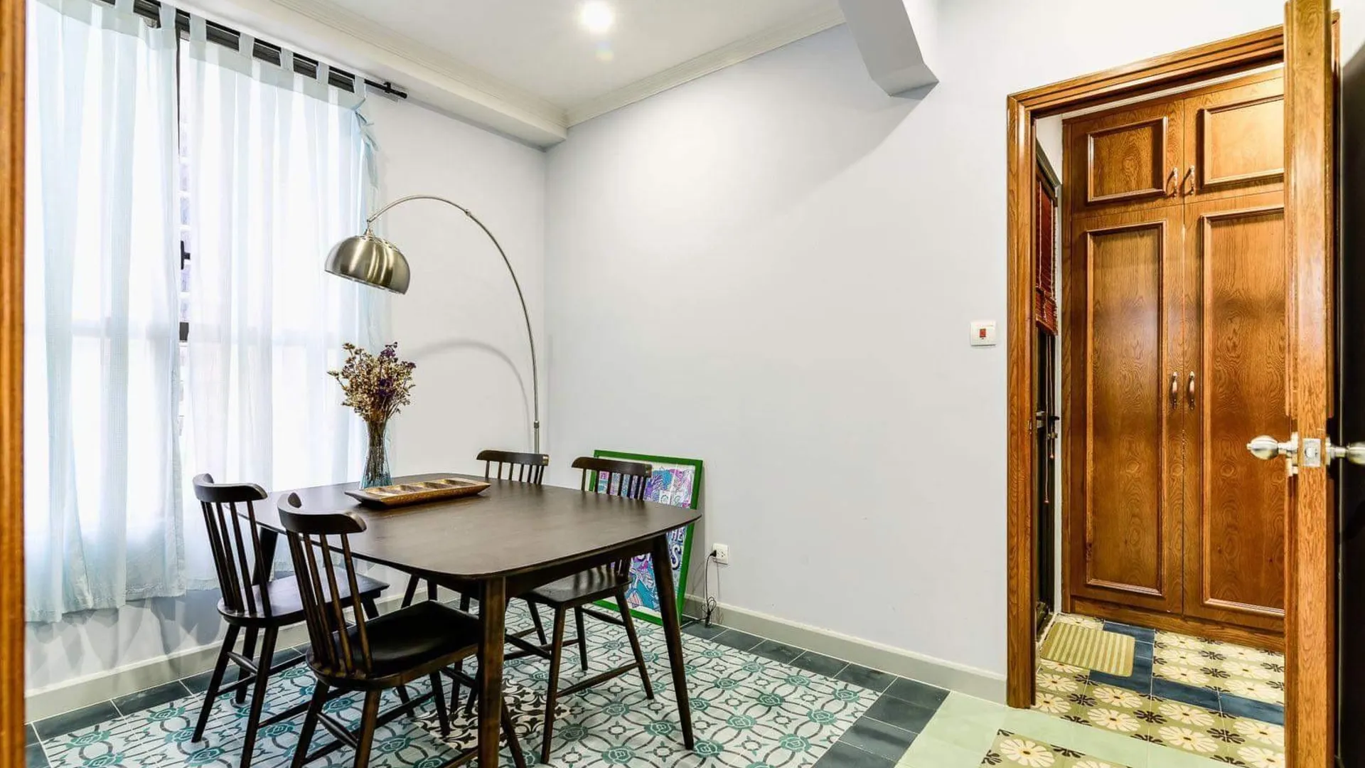 호치민 2군의 아파트먼트 (86m², 침실 2개, 프라이빗 욕실 2개) 5성급 싱글룸 전망