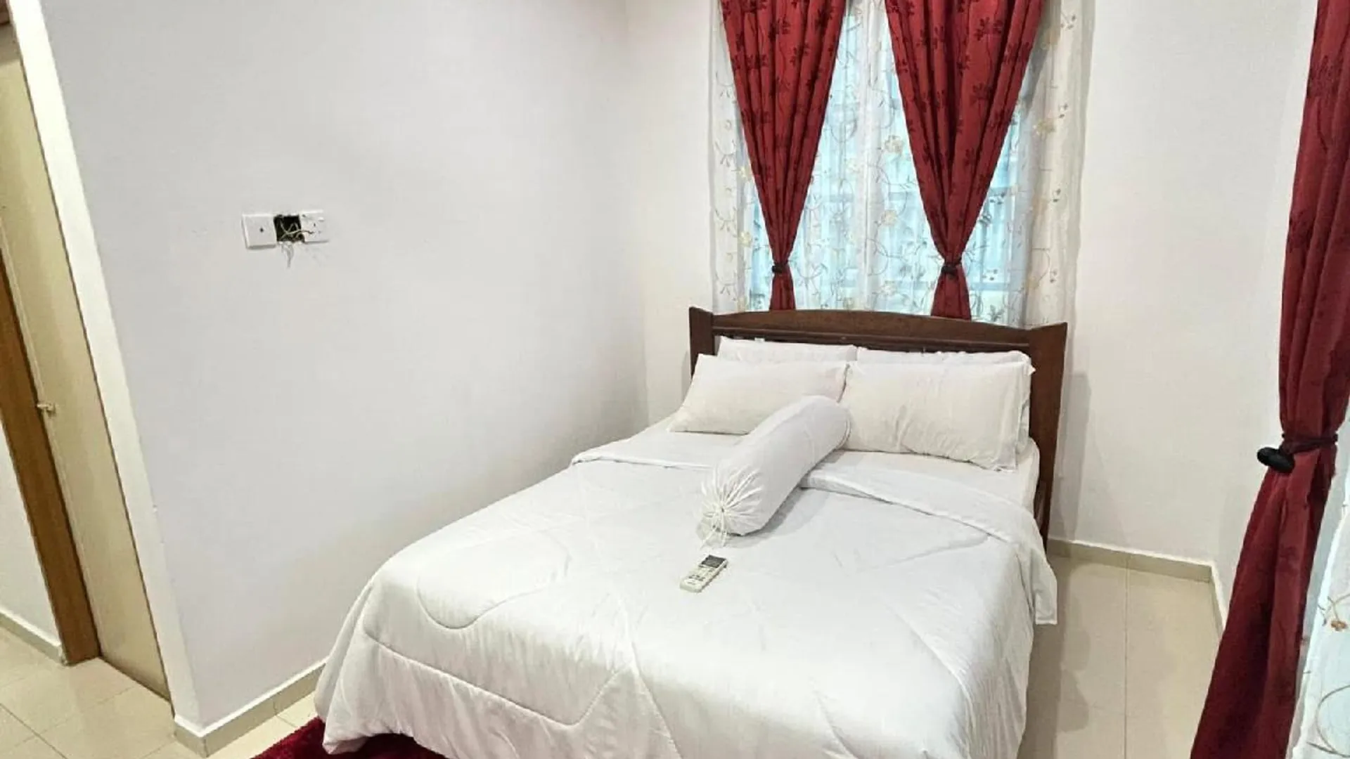 추카이 추카이의 방갈로 (m², 침실 3개, 프라이빗 욕실 3개) 4성급 게스트하우스 수영장