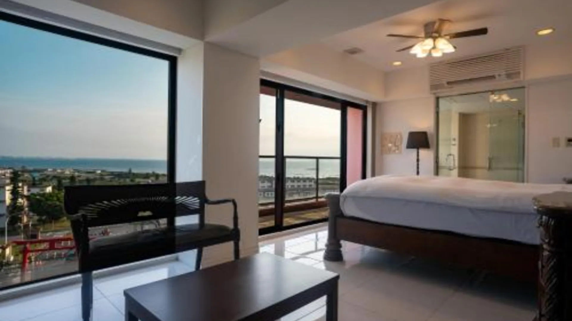 오키나와 본섬 로얄 호텔 3성급 호텔 스위트룸