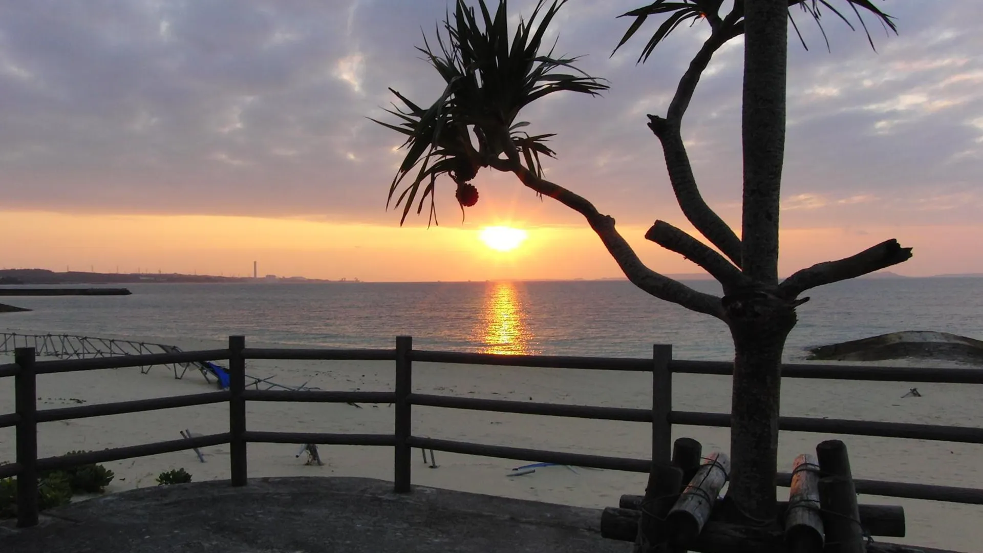 오키나와 본섬 카리유시 콘도미니엄 리조트 킨 야카 씨사이드 4성급 게스트하우스 전망