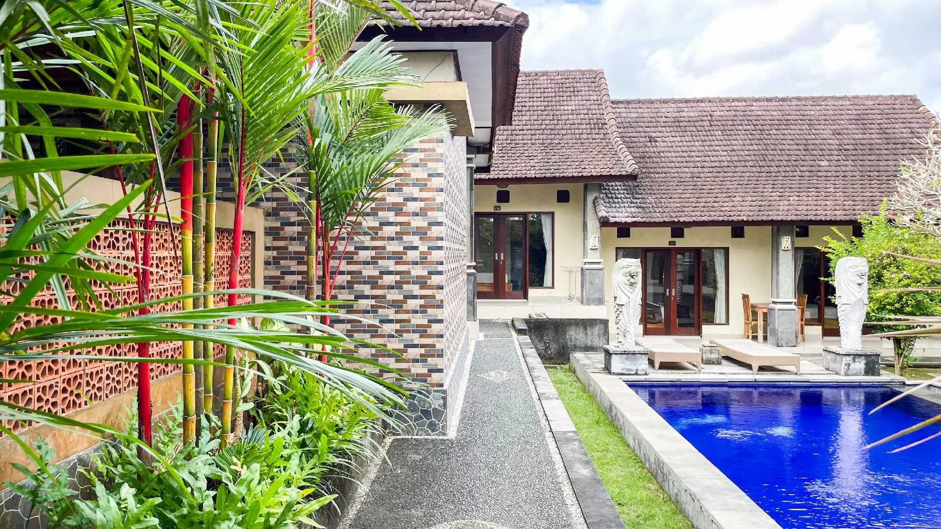 발리 어반뷰 호텔 릴리스 첨파카 마스 게스트하우스 3성급 호텔 로비