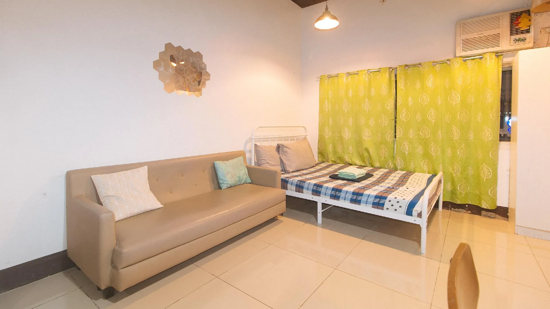 세부 산마리노 JY7 렌탈스 바이 레드도어즈 1성급 호텔 객실