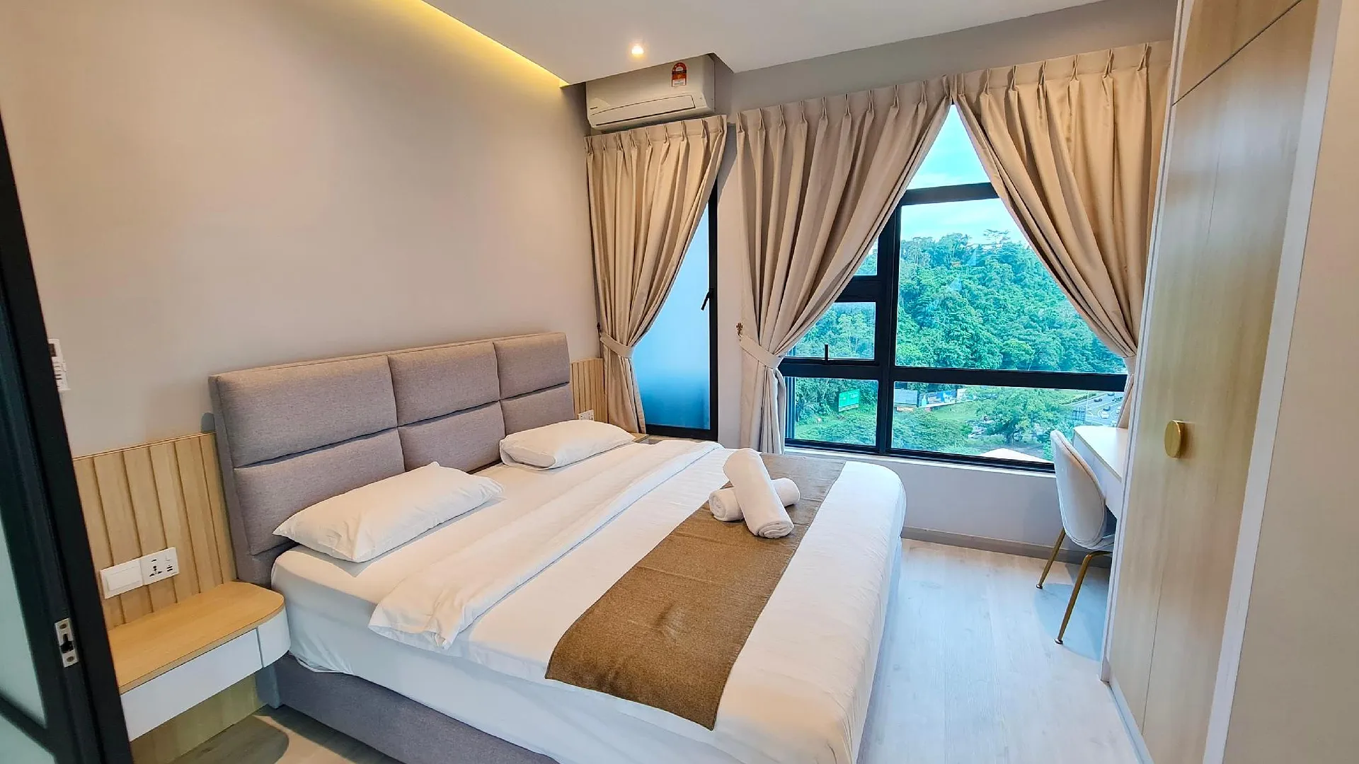 코타키나발루 선셋 씨뷰 베케이션 콘도 @ 제셀턴 퀘이 5성급 호텔 스위트룸