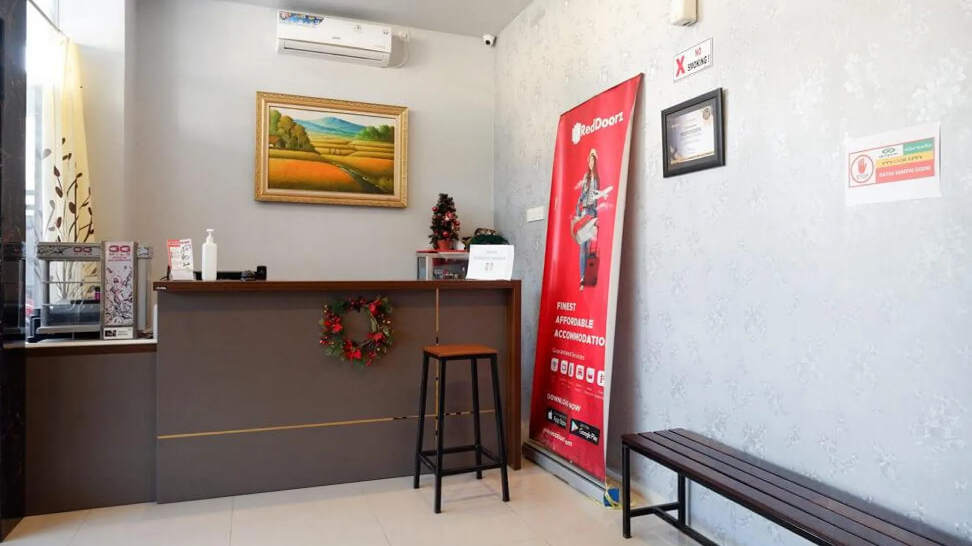 마카사르 RedDoorz Plus @Hawai Inn Near Mall of Panakukang 3성급 호텔 외관