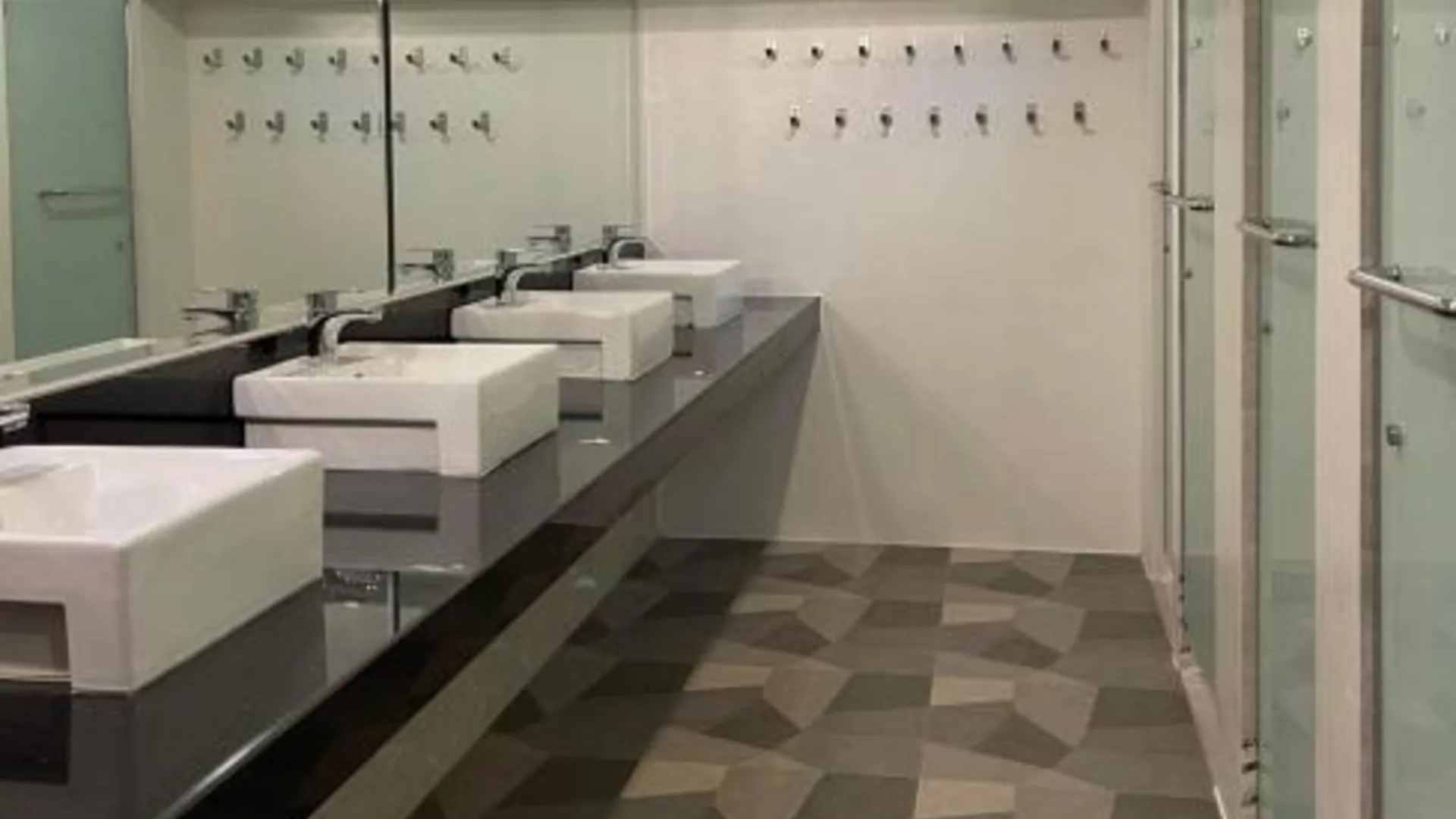 세부 BMAX 스페이스포드 호텔 스위트룸