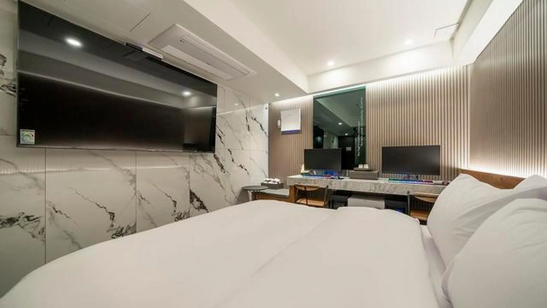 서울 54번가 호텔 서울대입구역점 호텔 객실