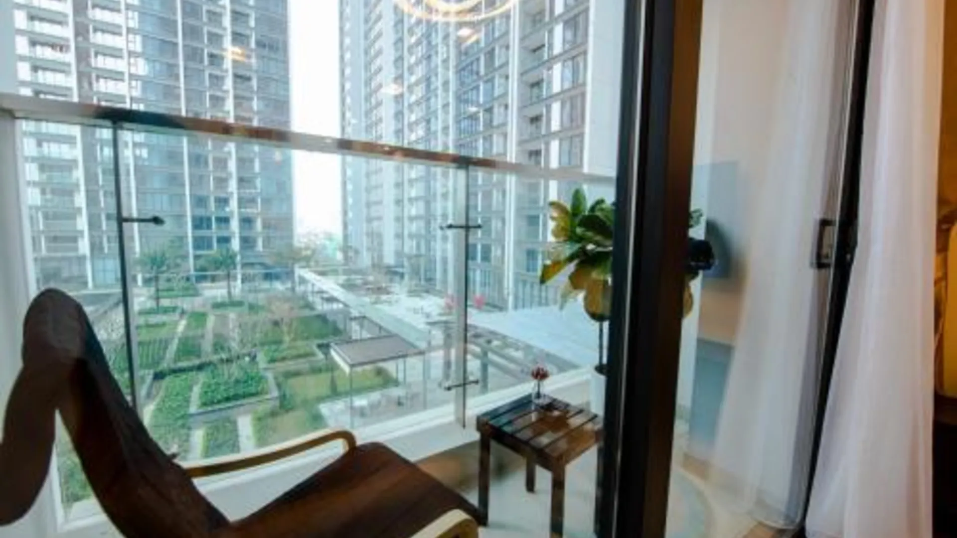 하노이 하이-홈 - 빈홈즈 메트로폴리스 4성급 게스트하우스 전망