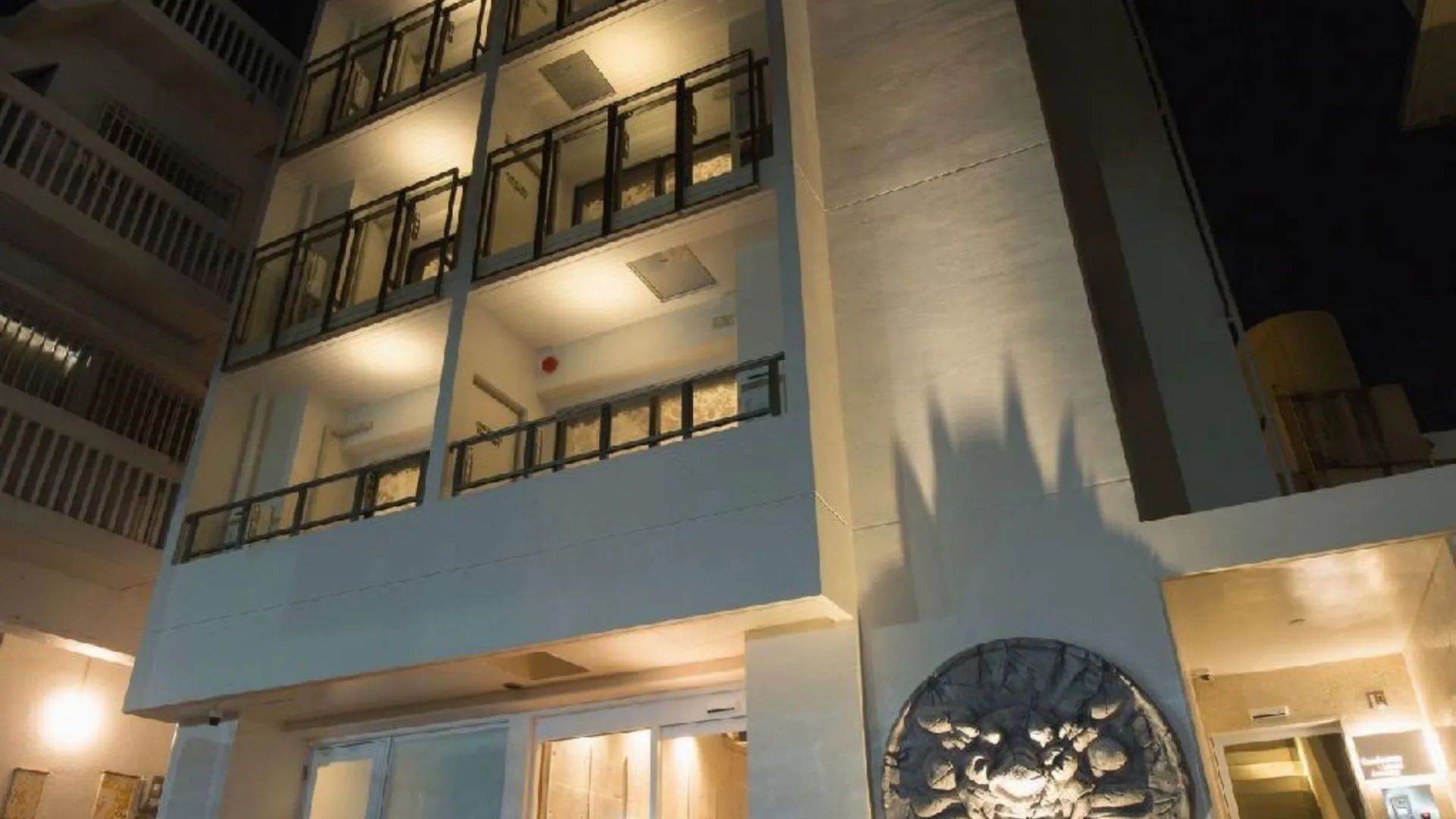 오키나와 본섬 콘도미니오 마키시 아네소 2성급 호텔 객실