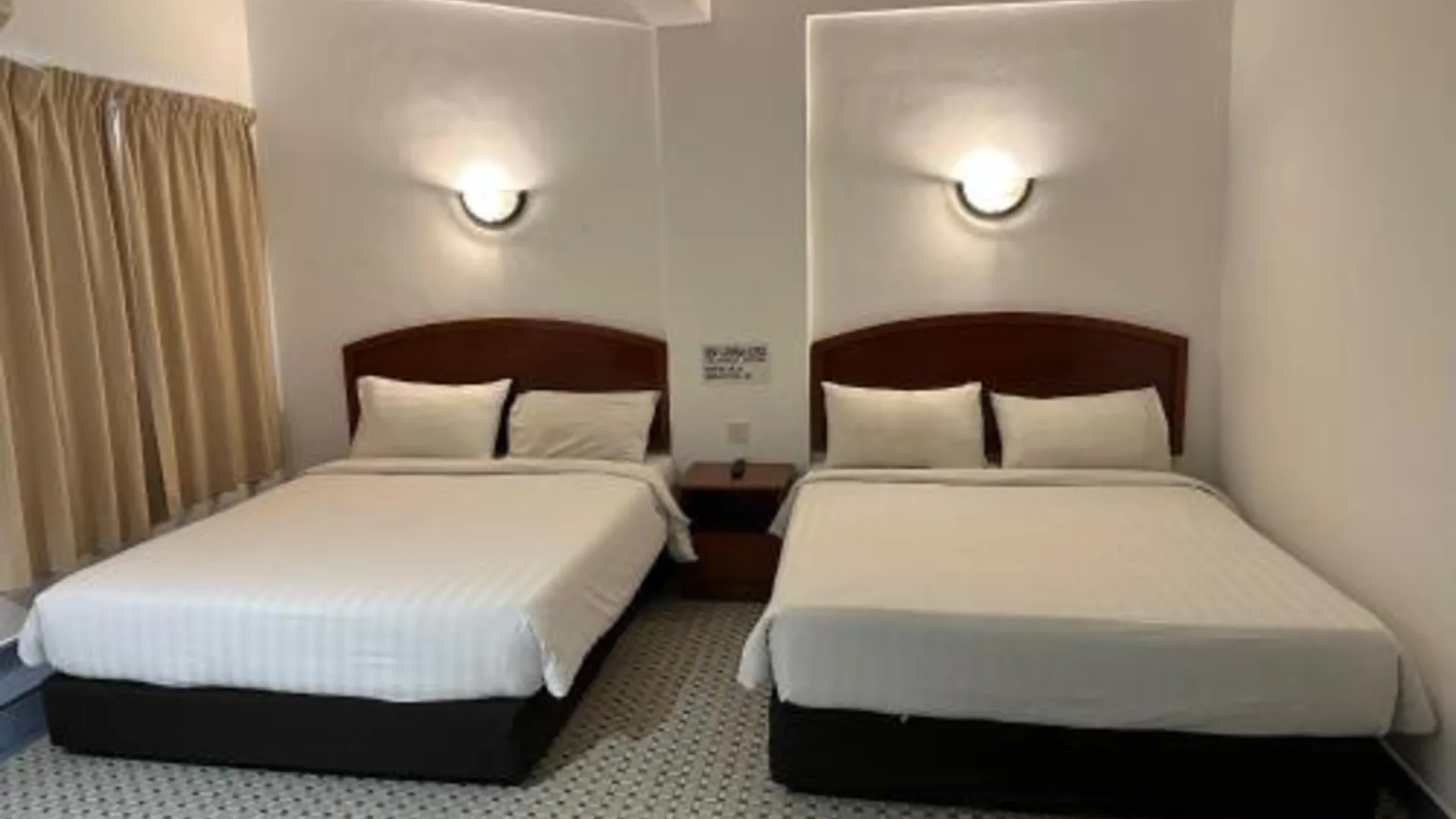 이포 New Caspian Hotel 호텔 스위트룸