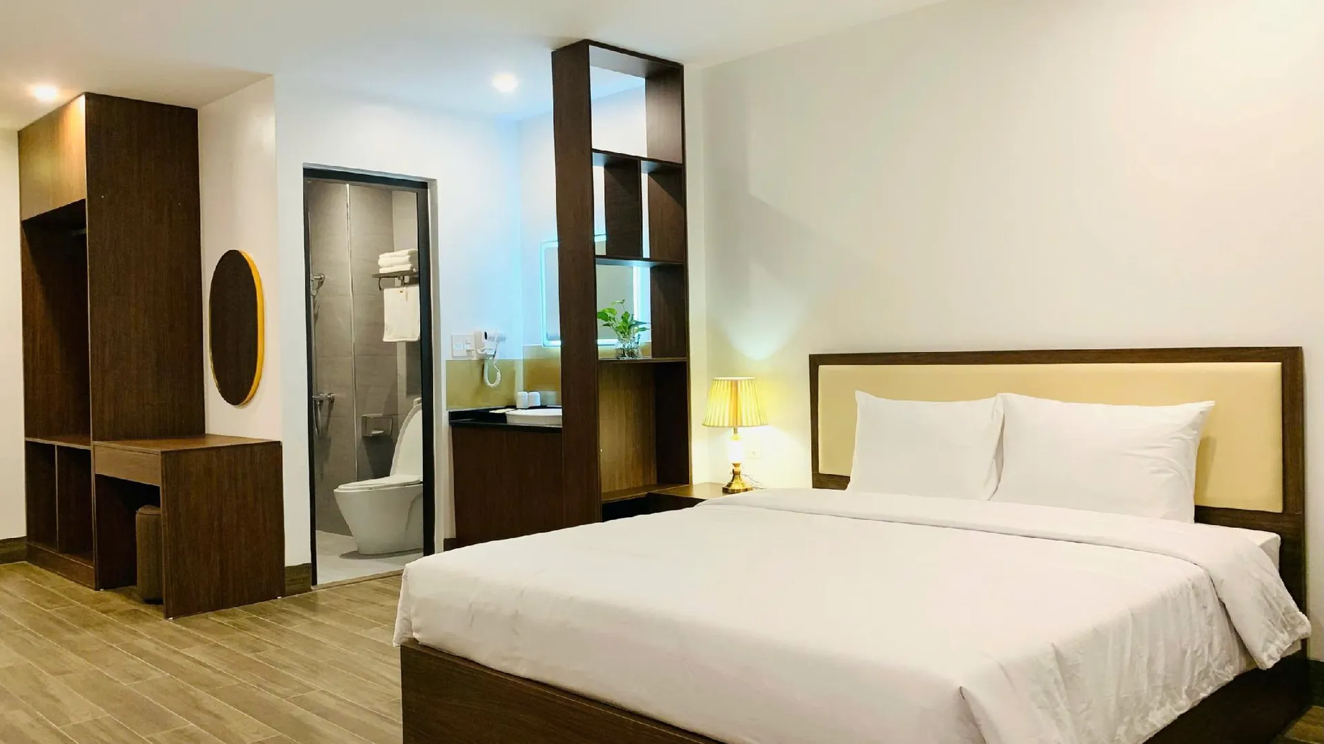 하노이 피오루스 에어포트 호텔 3성급 호텔 스위트룸