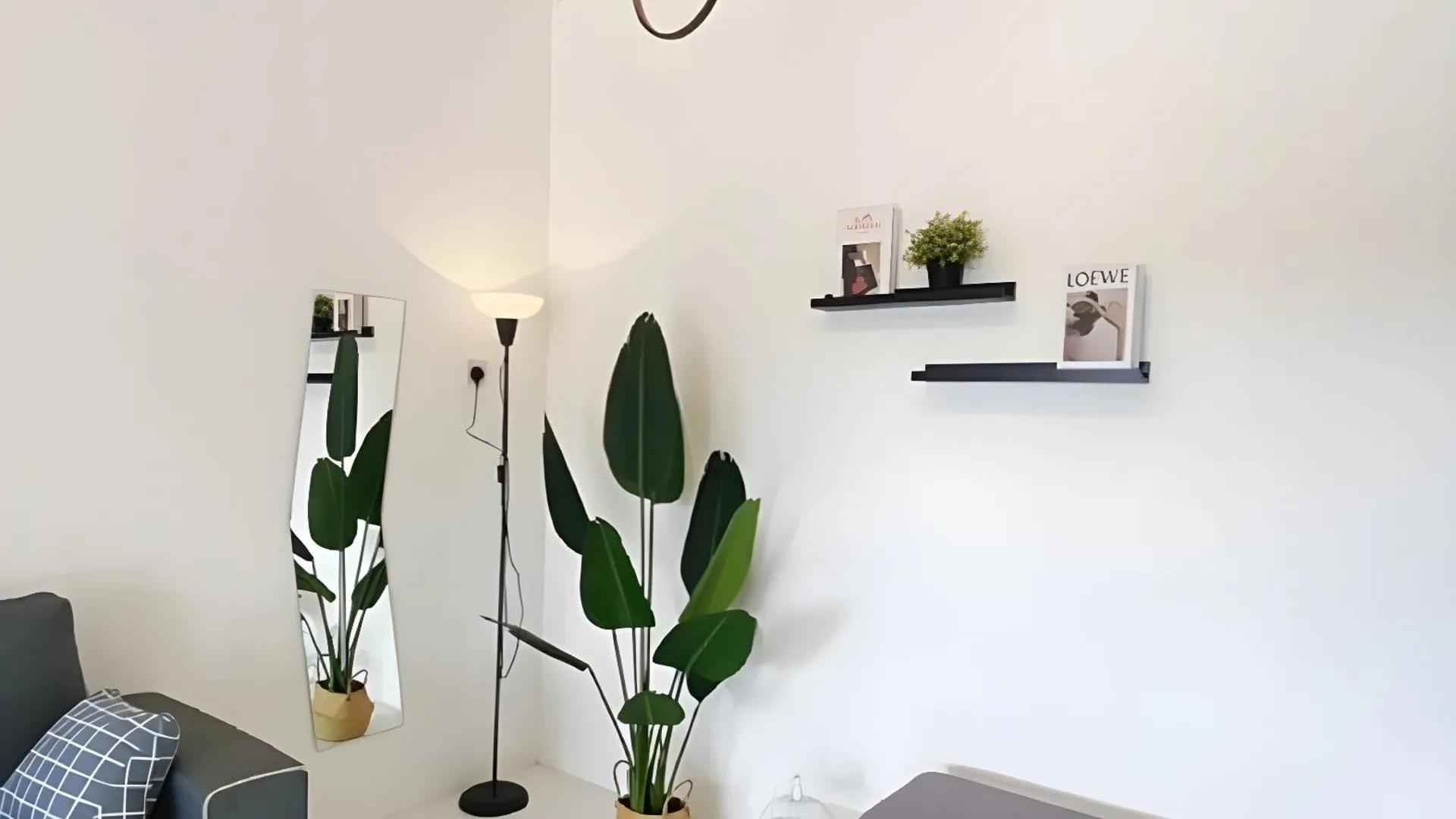 틀룩인탄 테룩 인탄의 프라이빗 하우스 (1200m², 침실 3개, 프라이빗 욕실 2개) 3성급 게스트하우스 스위트룸