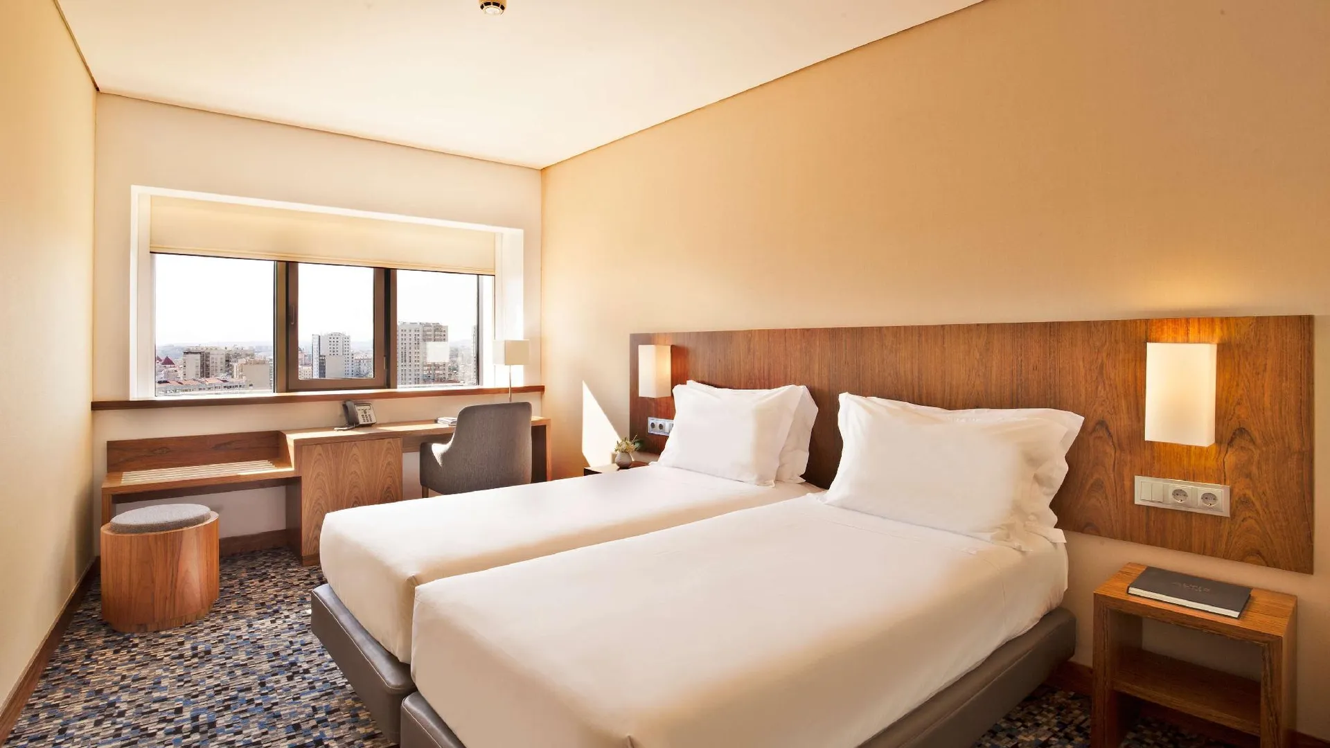 리스본 라마다 바이 윈덤 리스본 4성급 호텔 스위트룸