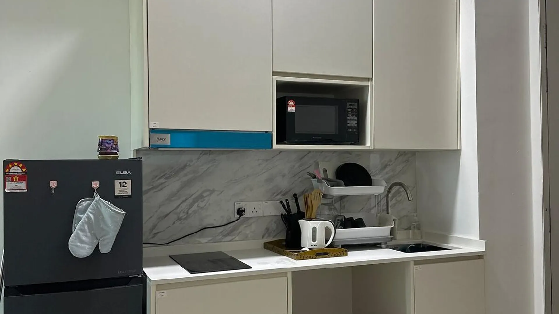 코타키나발루 중심 업무 지구 (CBD)의 아파트먼트 (m², 침실 1개, 프라이빗 욕실 1개) 3성급 싱글룸 레스토랑